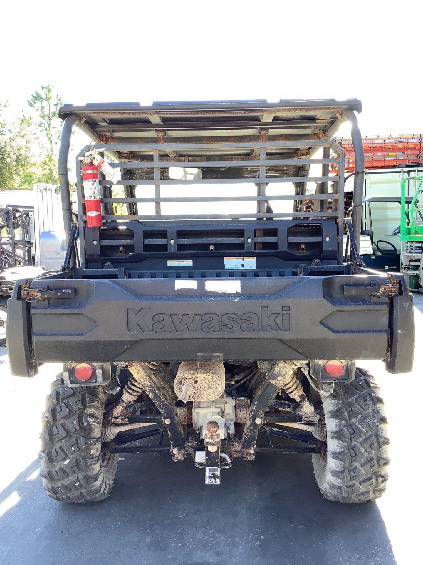 2016 KAWASAKI MULE PRO-DXT ATV, DIESEL, 4x4, CREW CAB, ELECTRIC POWER STEERING, 4WD, BALL HITCH, HAS - Image 4 of 15