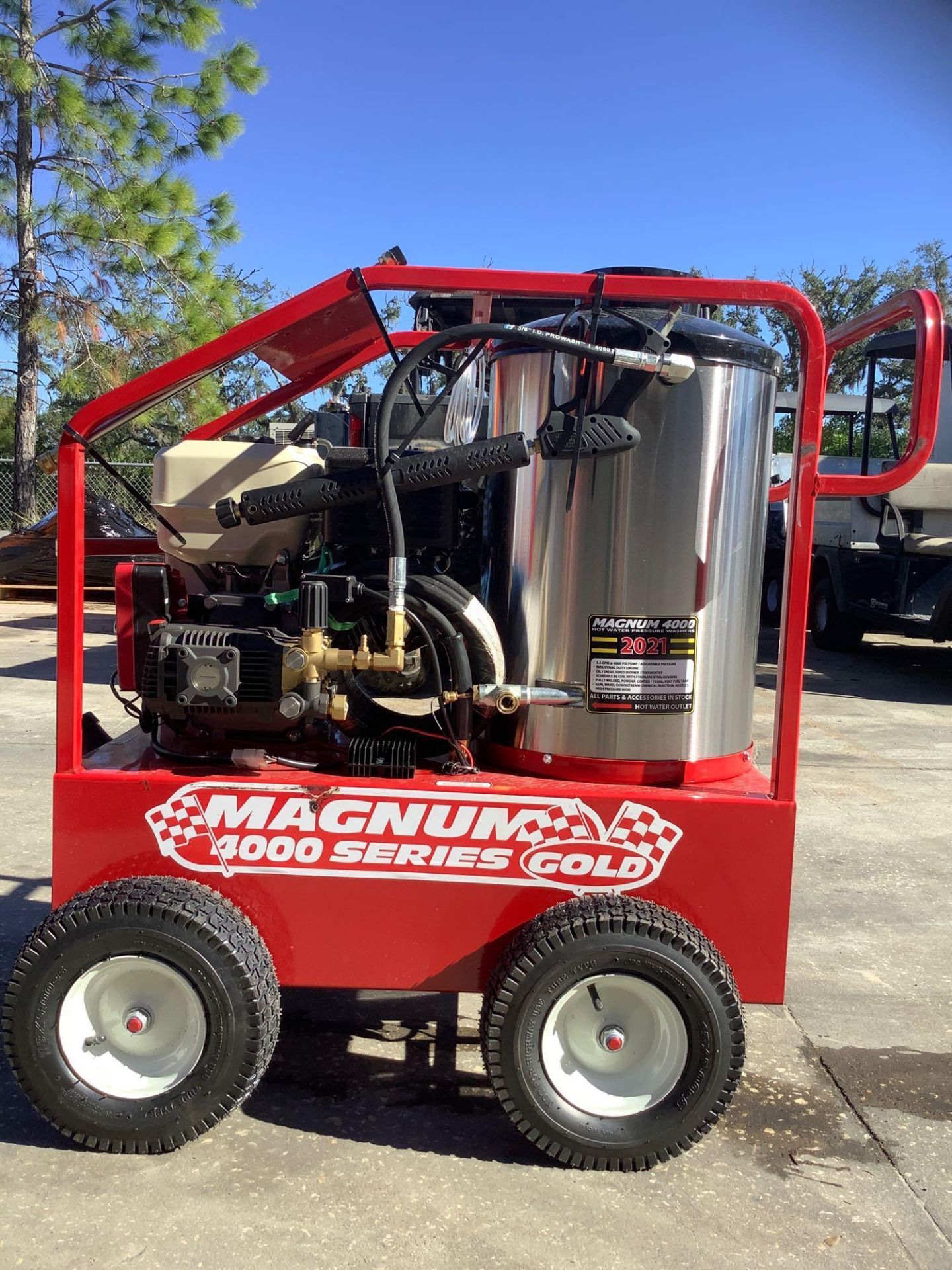 UNUSED 2021 MAGNUM 4000 SERIES GOLD HOT WATER PRESSURE WASHER,DIESEL GAS POWER, ELECTRIC START, APPR - Image 2 of 13