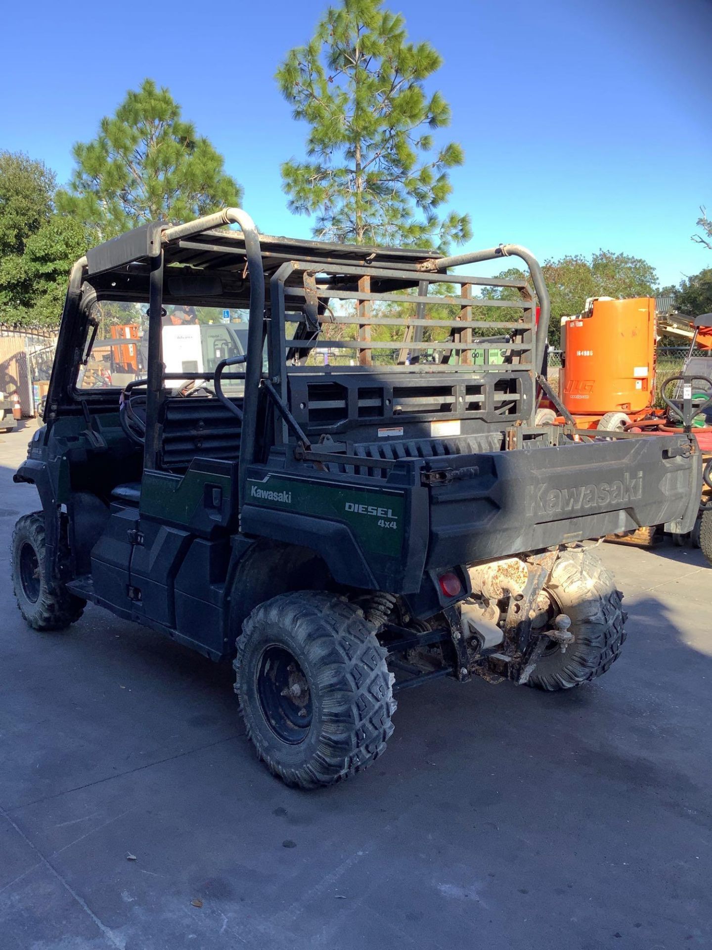 2016 KAWASAKI MULE PRO-DXT ATV, DIESEL, 4x4, CREW CAB, ELECTRIC POWER STEERING, BALL HITCH, 4WD, HAS - Image 4 of 19