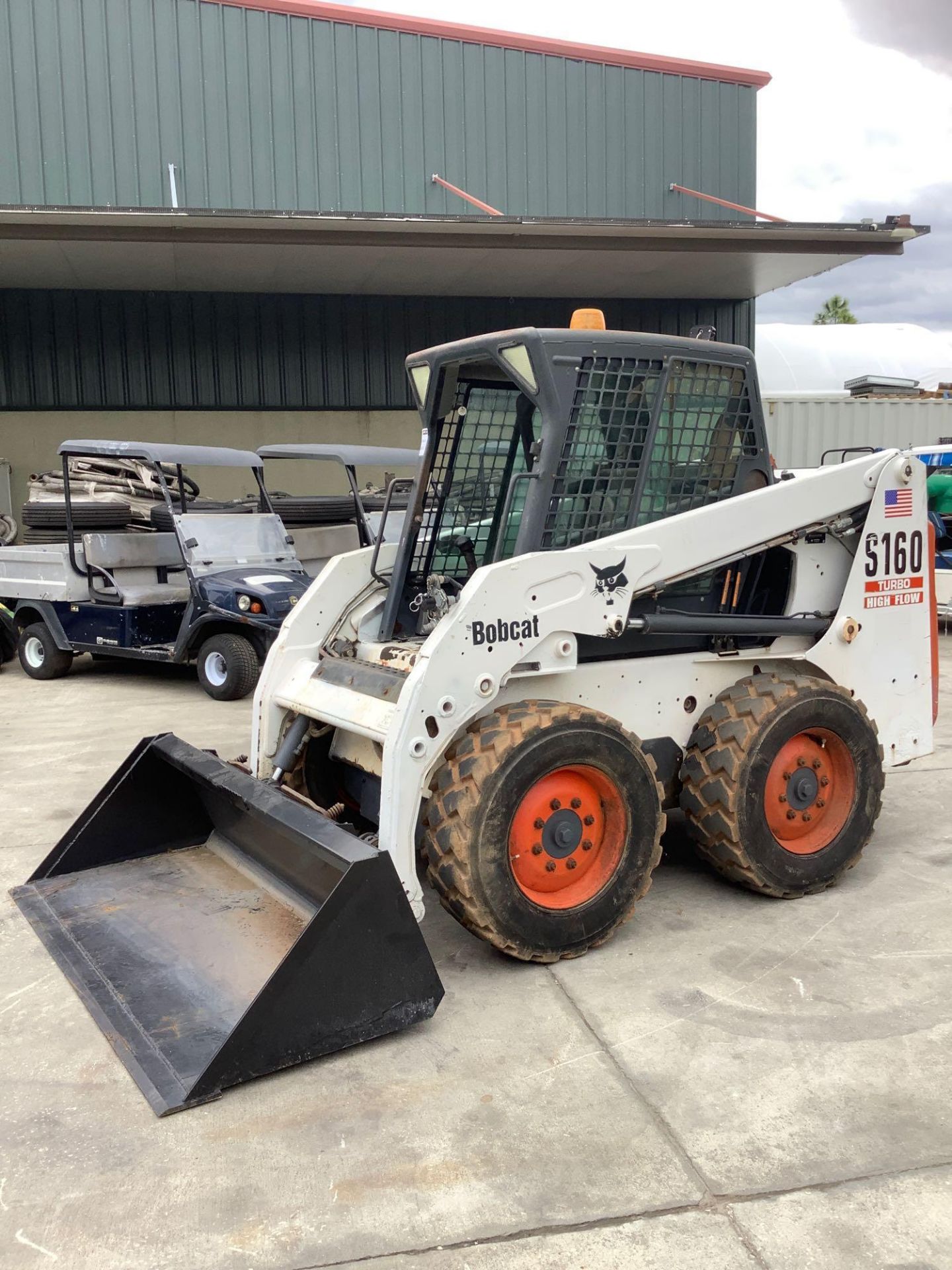 BOBCAT COMPACT SKID STEER LOADER MODEL S160, DIESEL, HIGH FLOW, BUCKET ATTACHMENT APPROX 72IN, AC AI - Image 9 of 20