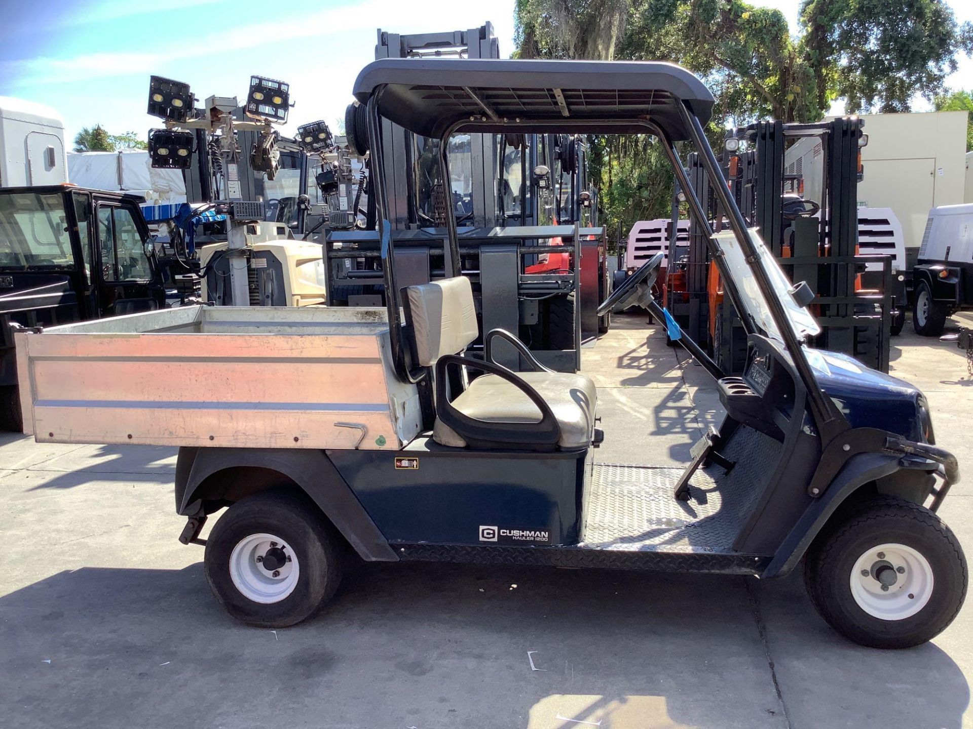 2016 CUSHMAN TEXTRON GOLF CART MODEL CSH HAUL 1200 G, GAS POWERED, KAWASAKI ENGINE, MANUAL DUMP BED, - Image 2 of 11