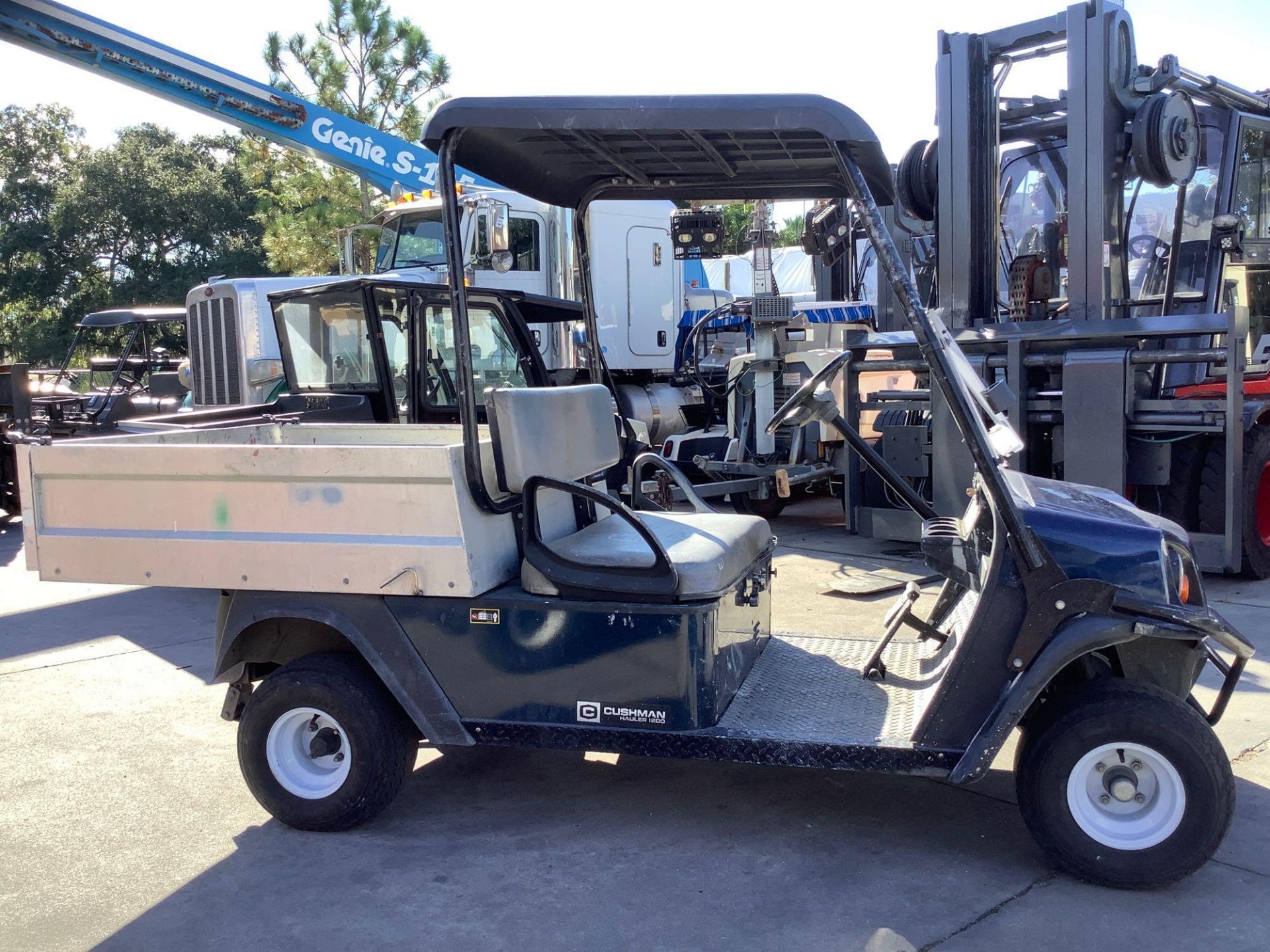 2016 CUSHMAN TEXTRON GOLF CART MODEL CSH HAUL 1200 G, GAS POWERED, MANUAL DUMP BED - Image 3 of 13