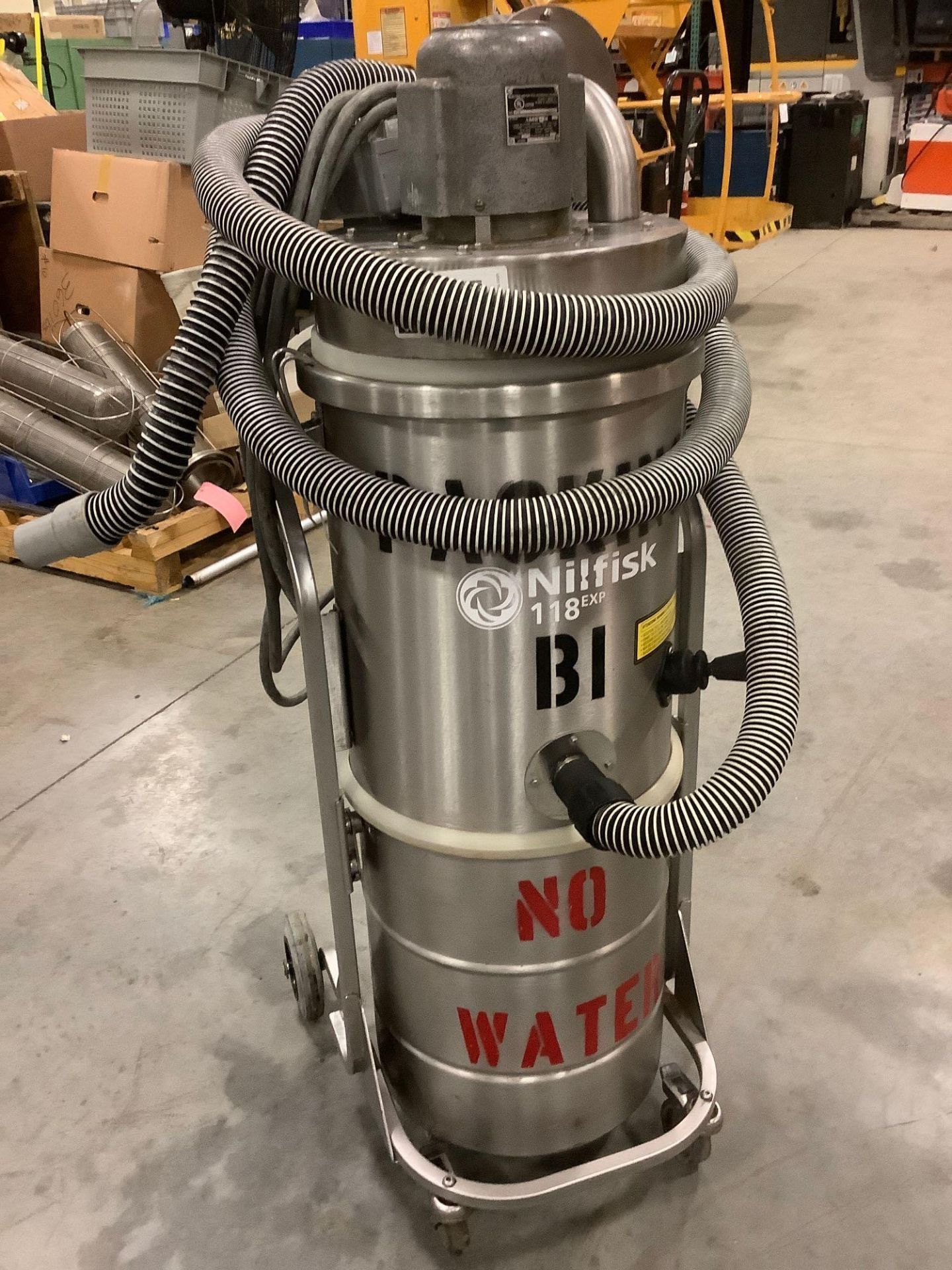 NILFISK CFM INDUSTRIAL VACUUM MODEL 118EXP, APPROX 120 VOLTS, - Image 6 of 8