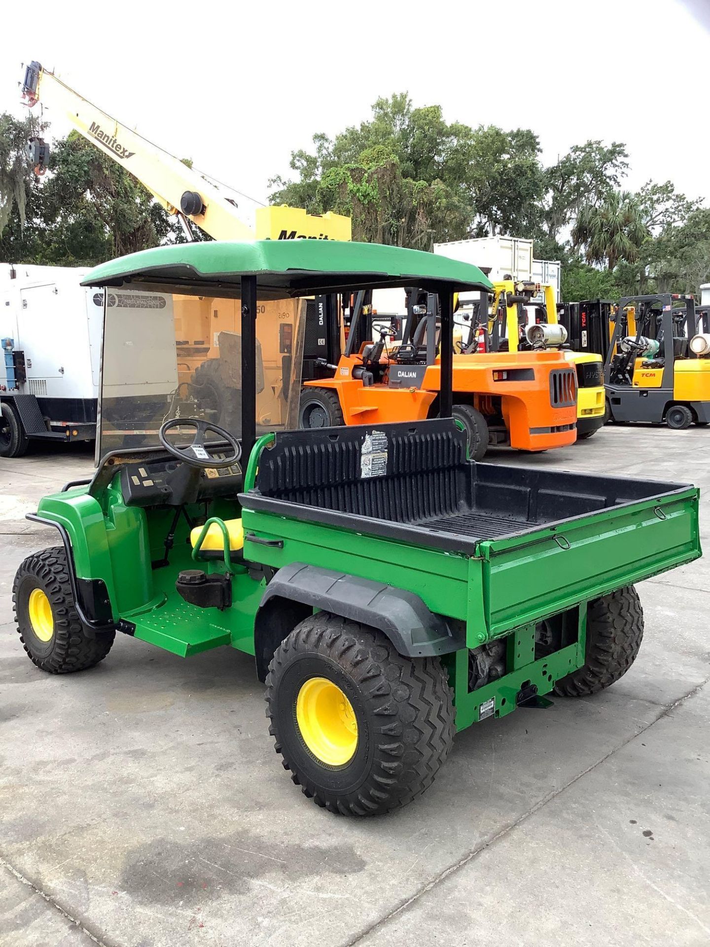 JOHN DEERE ATV, GAS POWERED, MANUAL DUMP BED, NEW SEATS & BATTERIES, RUNS AND OPERATES - Image 5 of 13