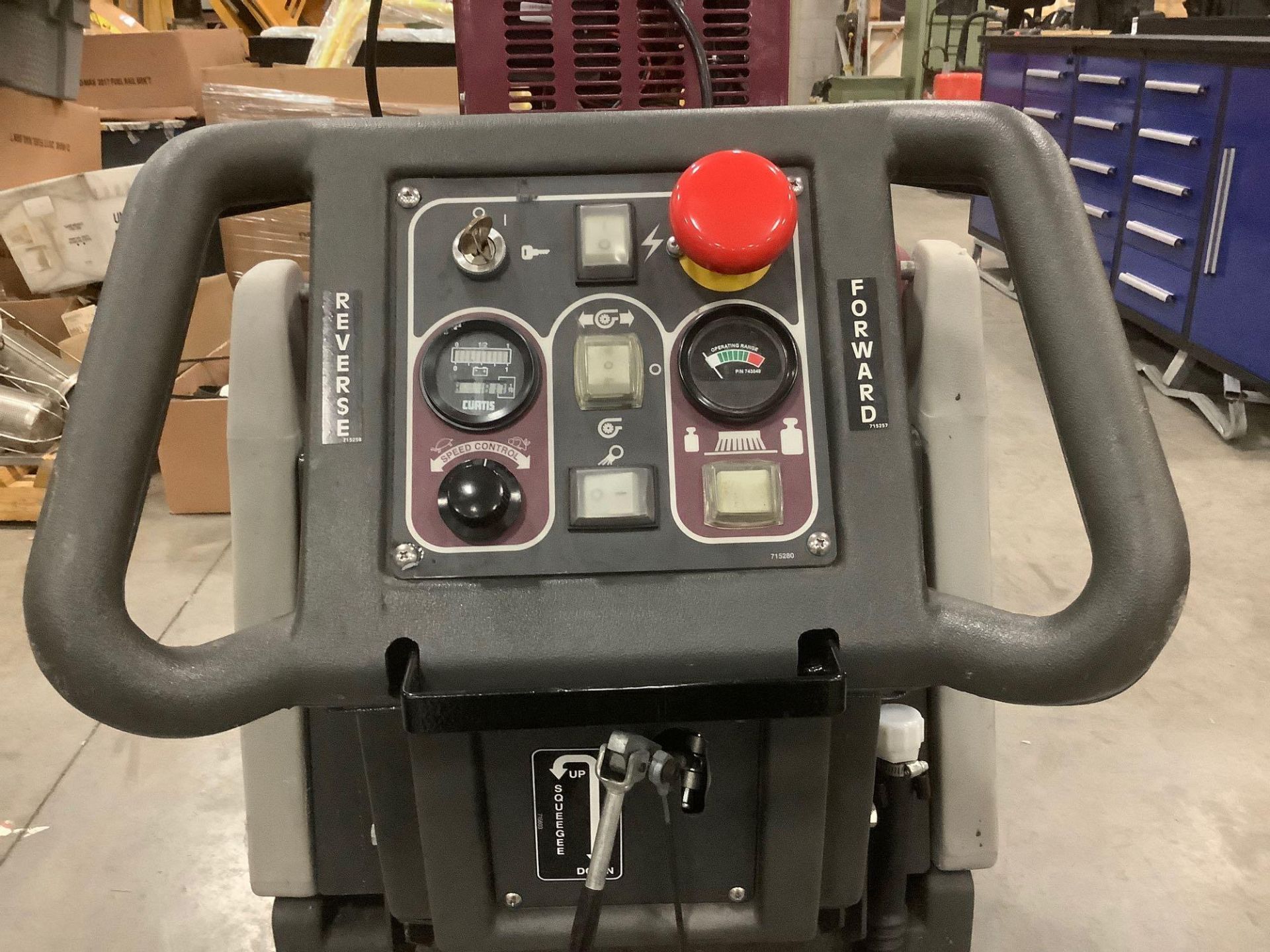 MINUTEMAN 240X FLOOR SCRUBBER MODEL MC240024QP 420X SCRUBBER, ELECTRIC, APPROX DC VOLTS 24, MINUTEMA - Image 4 of 10