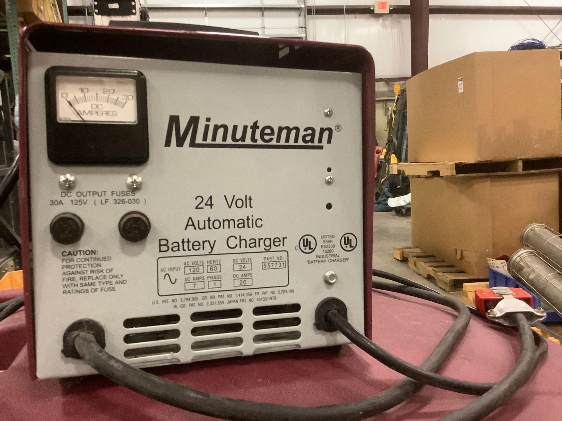 MINUTEMAN 240X FLOOR SCRUBBER MODEL MC240024QP 420X SCRUBBER, ELECTRIC, APPROX DC VOLTS 24, MINUTEMA - Image 10 of 10