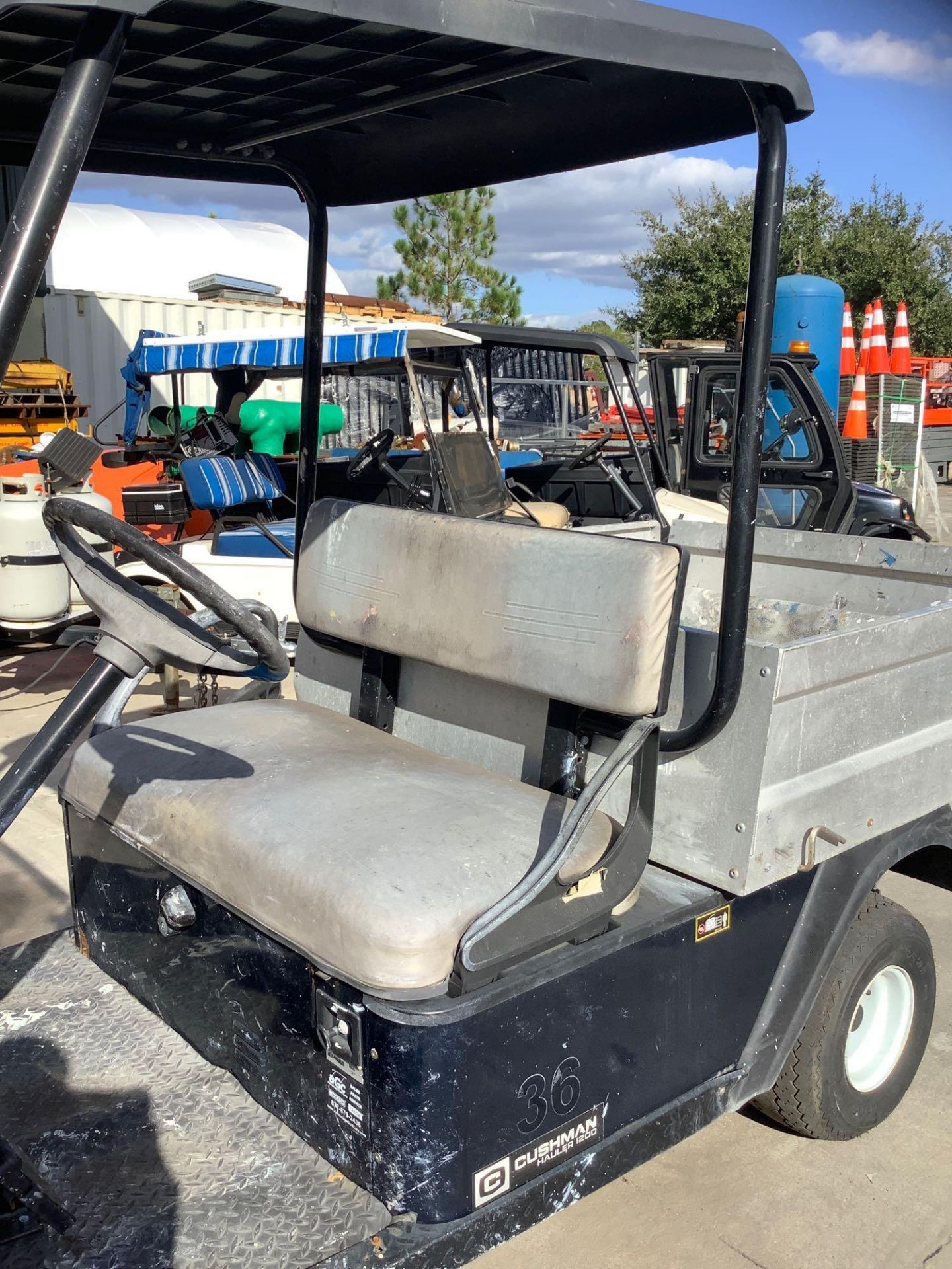 2016 CUSHMAN TEXTRON GOLF CART MODEL CSH HAUL 1200 G, GAS POWERED, KAWASAKI ENGINE, MANUAL DUMP BED, - Image 13 of 15