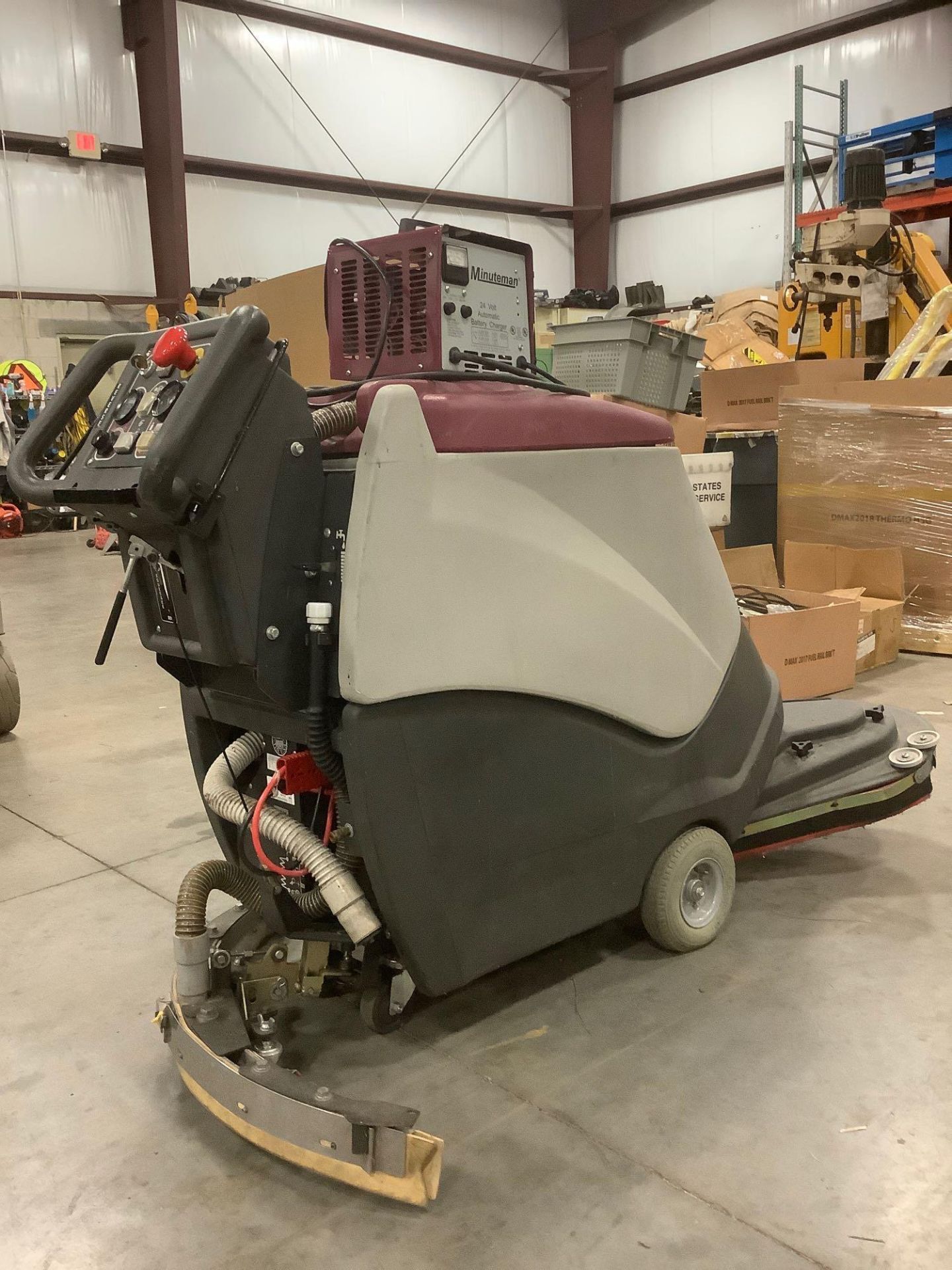 MINUTEMAN 240X FLOOR SCRUBBER MODEL MC240024QP 420X SCRUBBER, ELECTRIC, APPROX DC VOLTS 24, MINUTEMA - Image 2 of 10