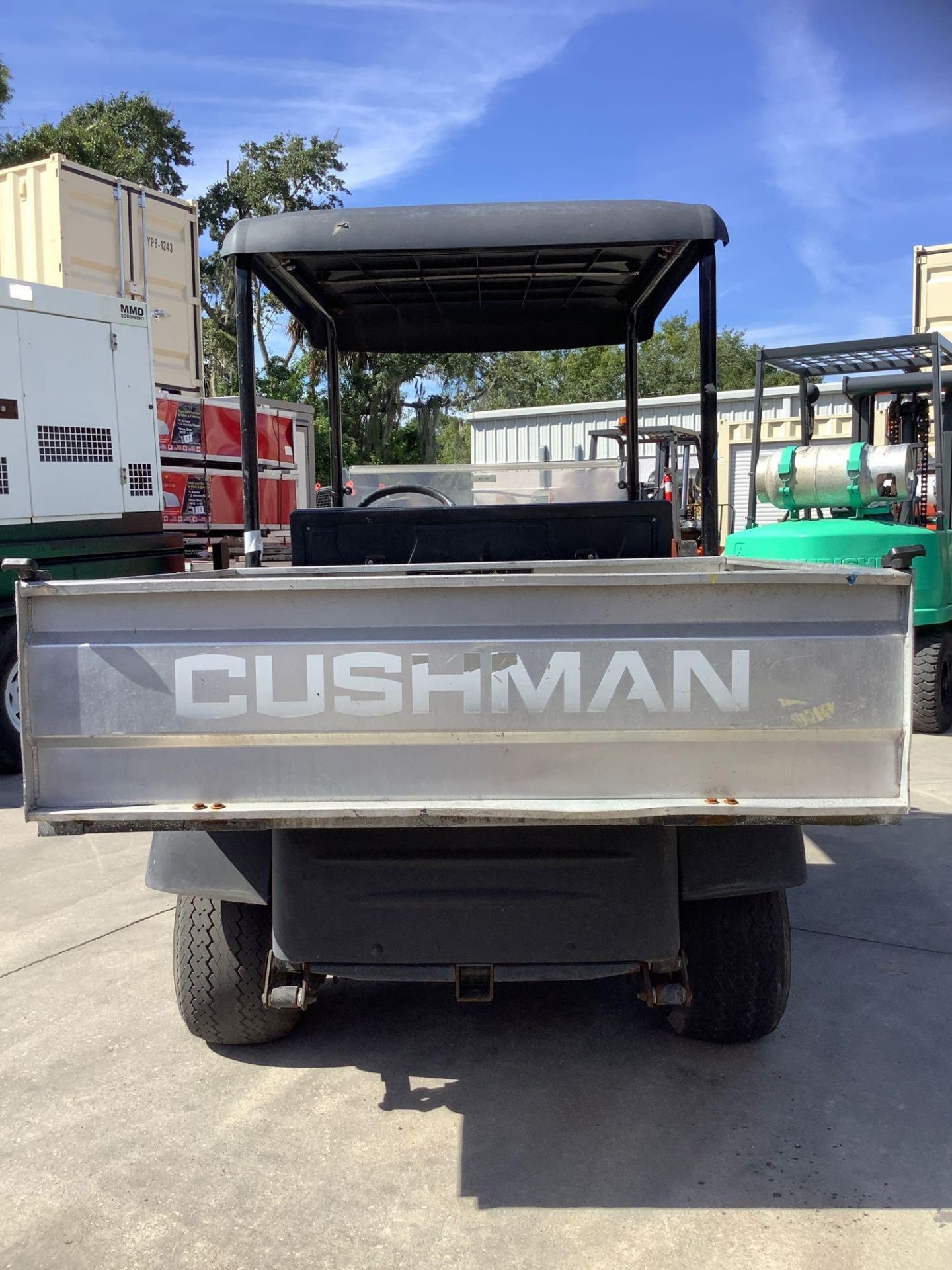 2016 CUSHMAN TEXTRON GOLF CART MODEL CSH HAUL 1200 G, GAS POWERED, KAWASAKI ENGINE, MANUAL DUMP BED, - Image 5 of 11