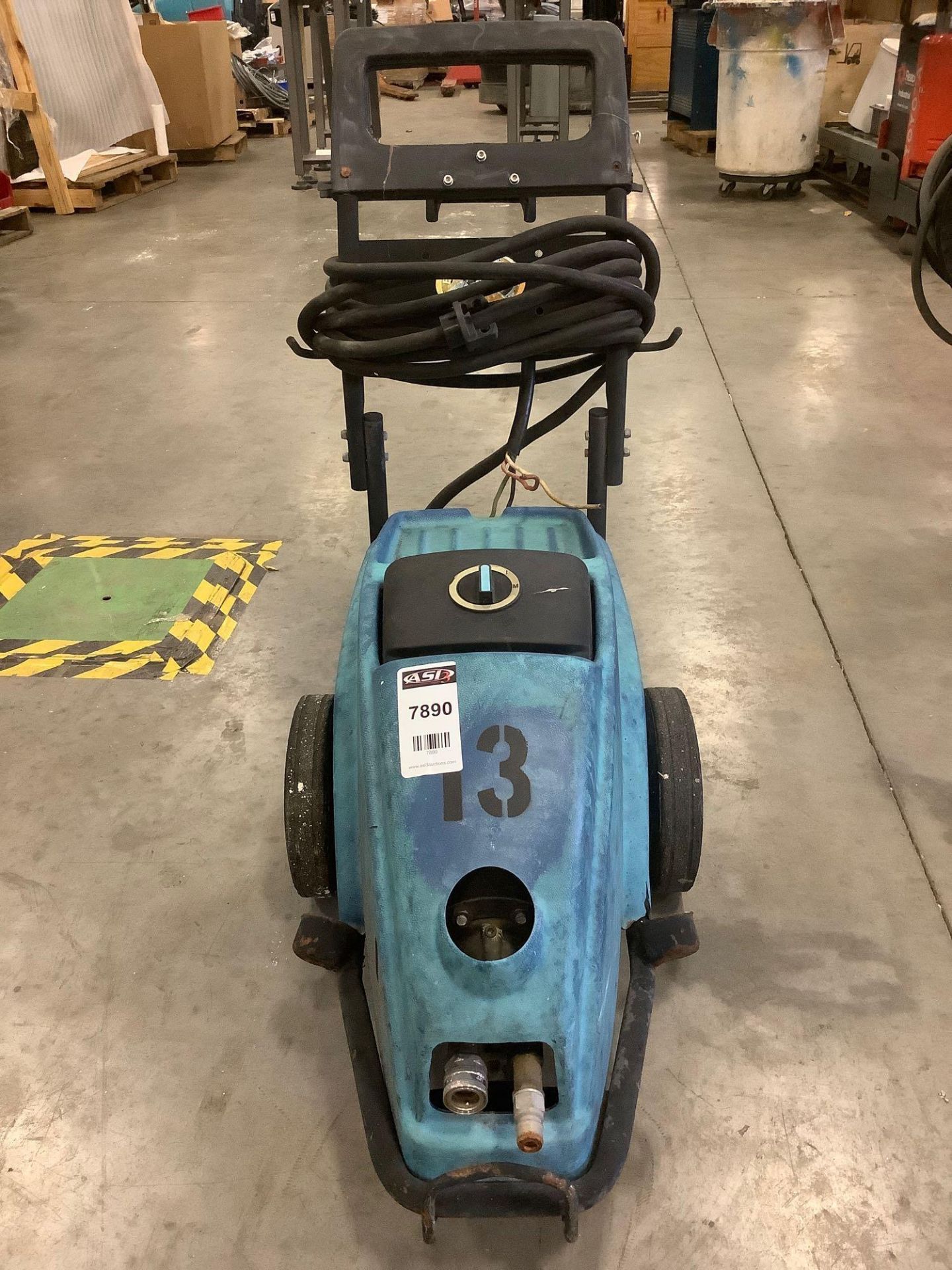 NILFISK ALTO POSEIDON 1280 STEAMER/ PRESSURE WASHER, APPROX GPM 5,2 , APPROX MAX PSI 2810 - Image 9 of 10