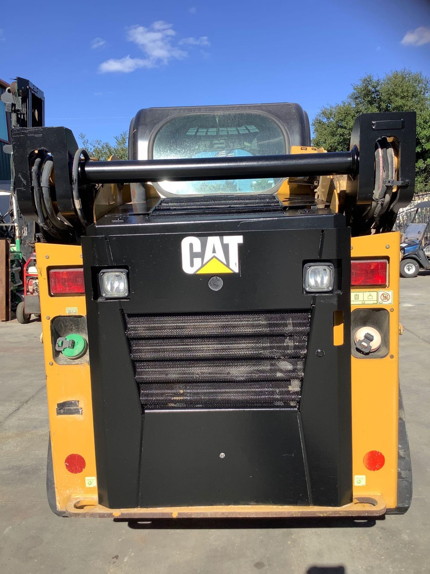 2015 CATERPILLAR SKID STEER MODEL 249D, DIESEL, ENCLOSED CAB, RUBBER TRACKS, BUCKET APPROX 67in, AC - Image 6 of 21