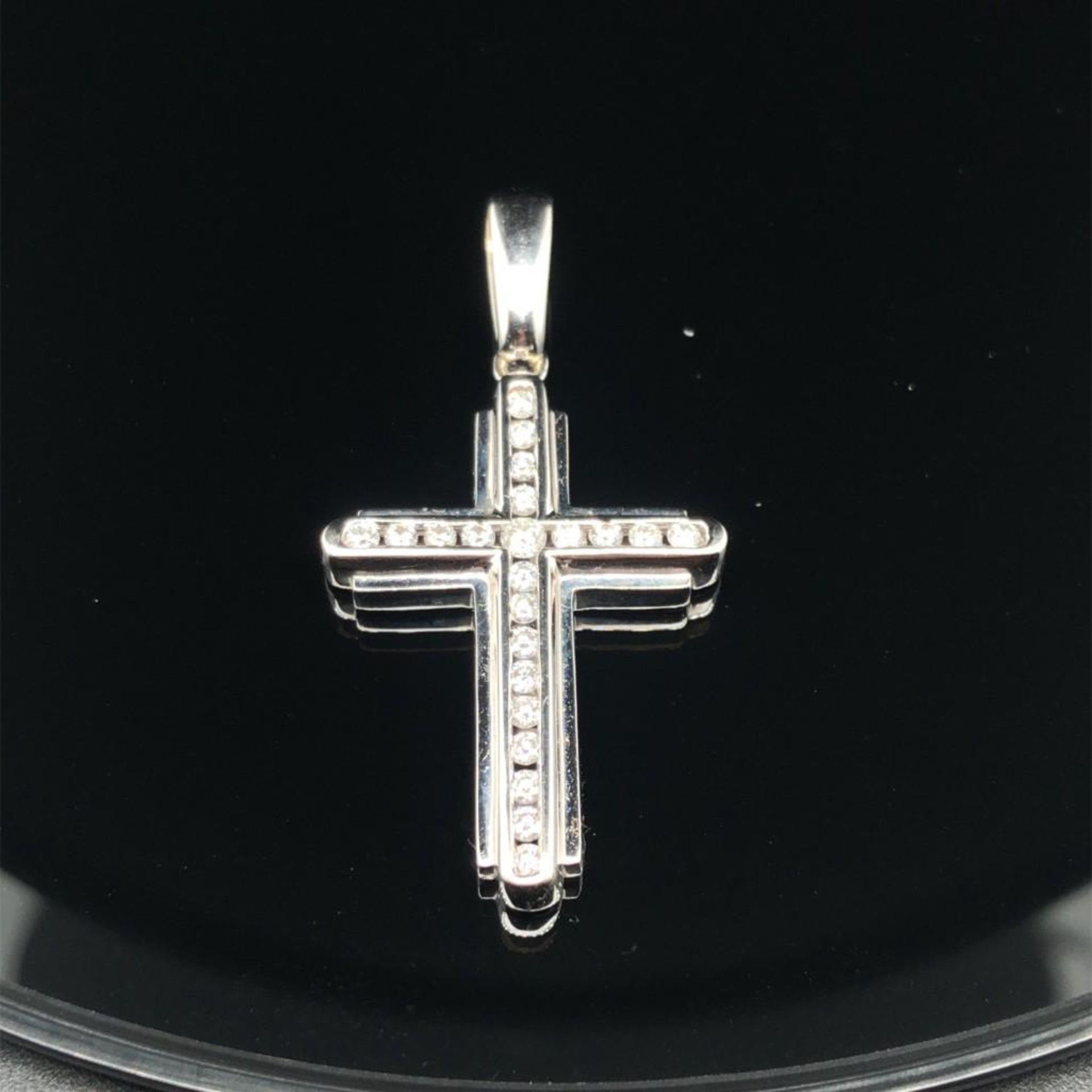 ESTATE DIAMOND CROSS PENDANT. 14K WHITE GOLD. APPROXIMATELY .52CT DIAMONDS. WEIGHS APPROXIMATELY 4