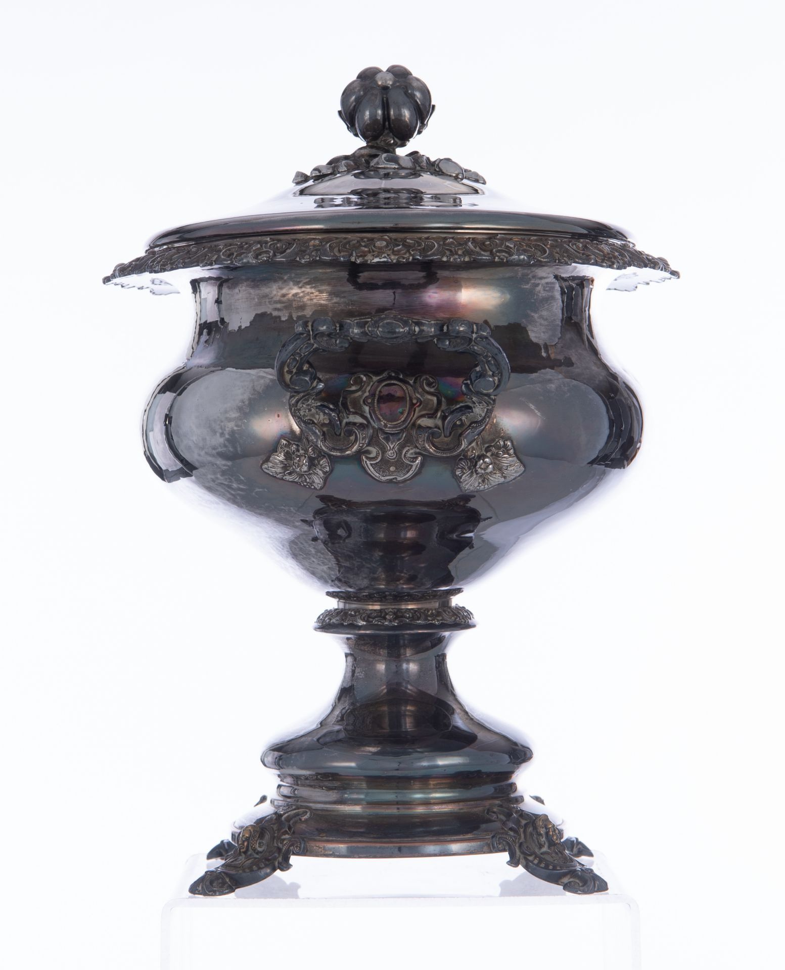 An imposing French early 20thC Rococo Revival silver-plated tureen and cover, with removable inner t - Image 3 of 18