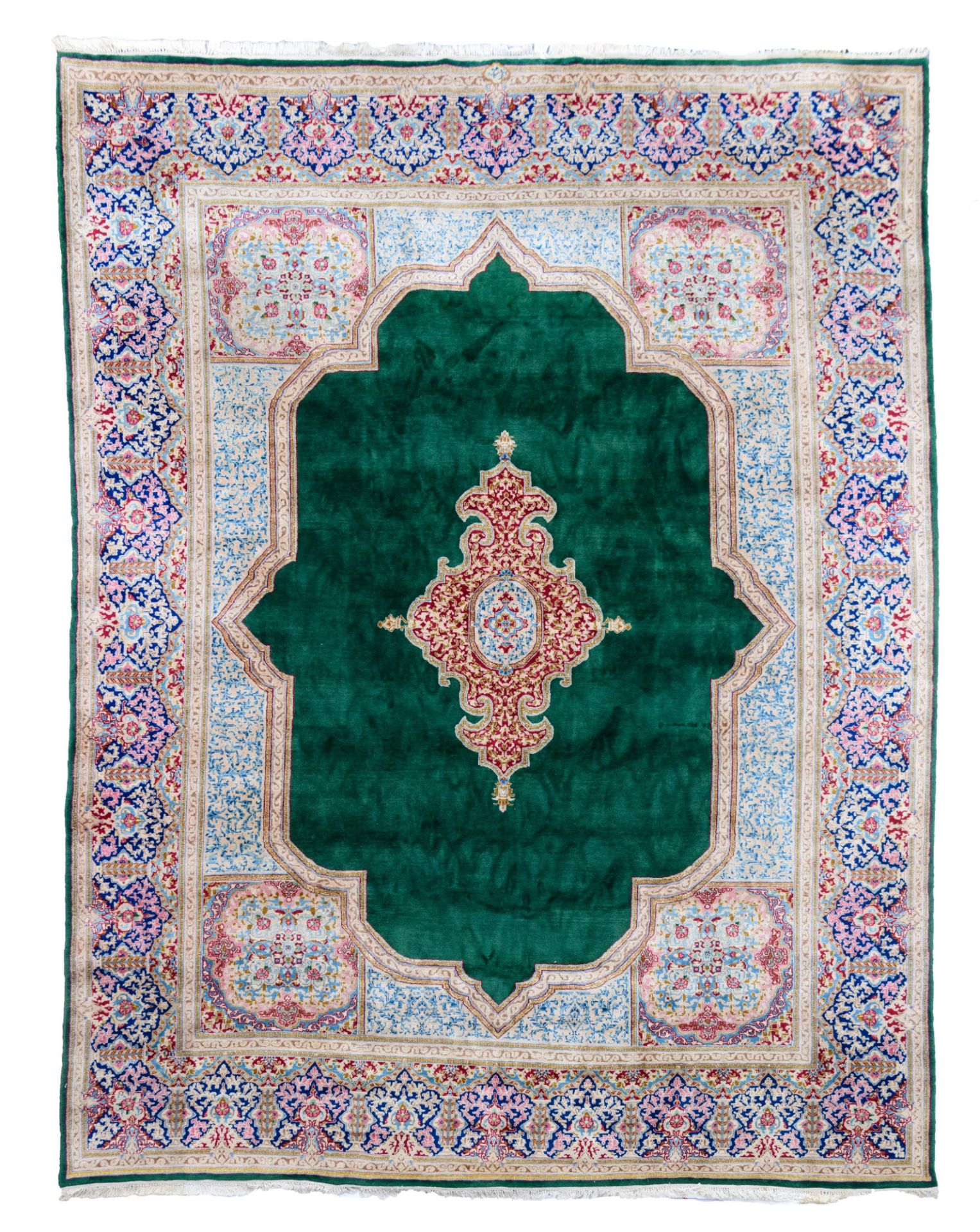 An Oriental woollen rug, decorated with stylized motifs, 300 x 388 cm