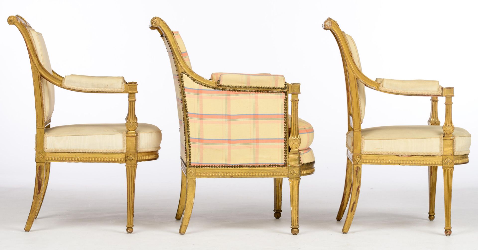 A gilt wooden French Directoire set of two armchairs and one 'bergŠre', 1795 - 1799, H 93 - W 58 - 6 - Image 5 of 14