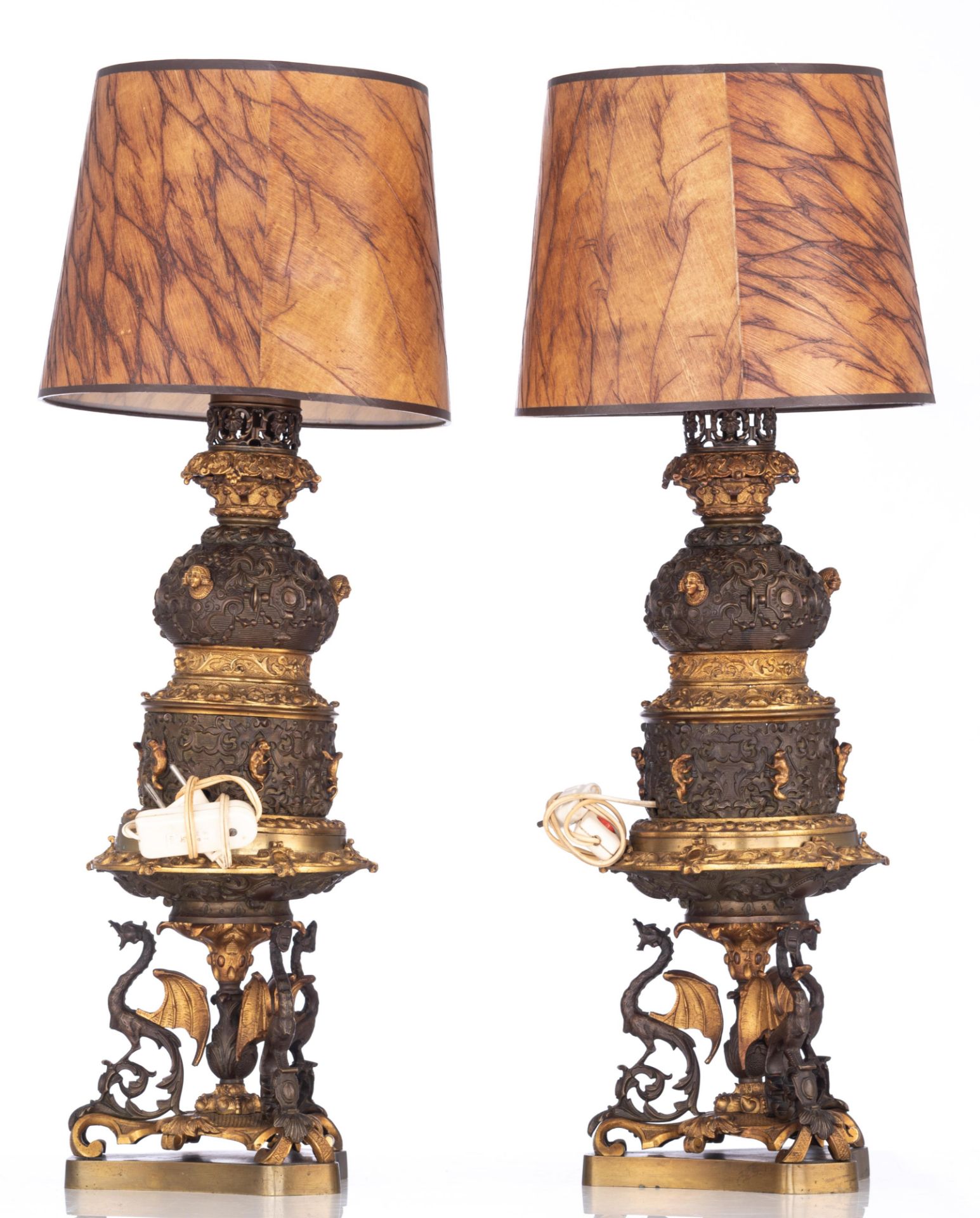 A pair of gilt and patinated bronze Renaissance inspired table lamps, H 67 cm - Bild 5 aus 7