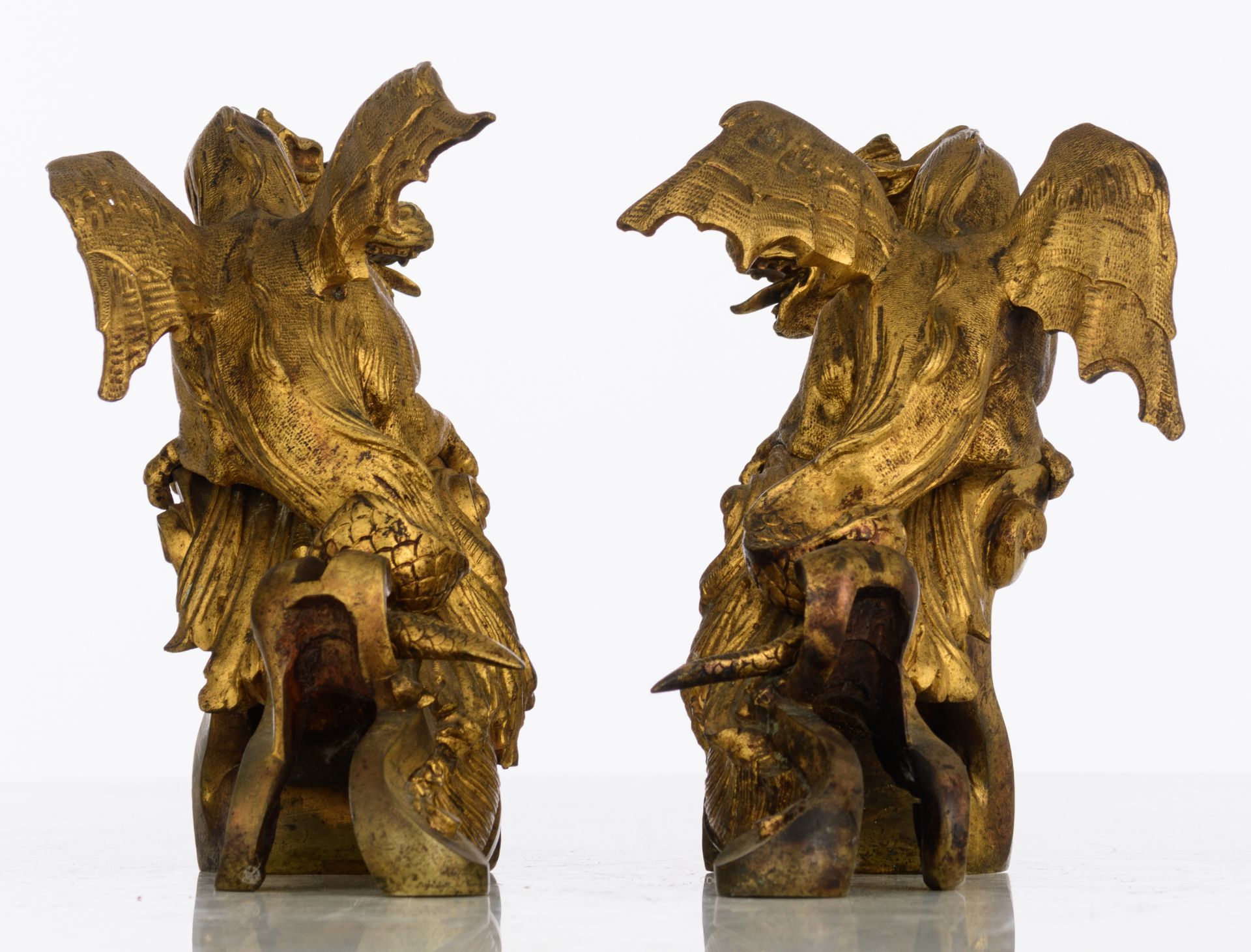 A pair of gilt bronze Louis XIV style andirons with dragons on top, H 20 cm. Added a pair of gilt br - Image 5 of 11