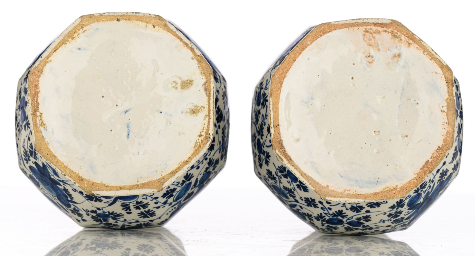 A pair of blue and white floral decorated Dutch Delftware garlic bottle vases, 18thC, H 37 cm. Added - Bild 7 aus 17