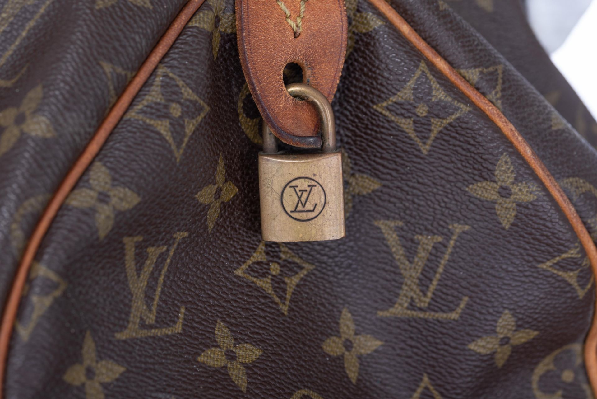 A collection of four Louis Vuitton Monogram handbags and two Delvaux handbagsÿ - Image 33 of 60