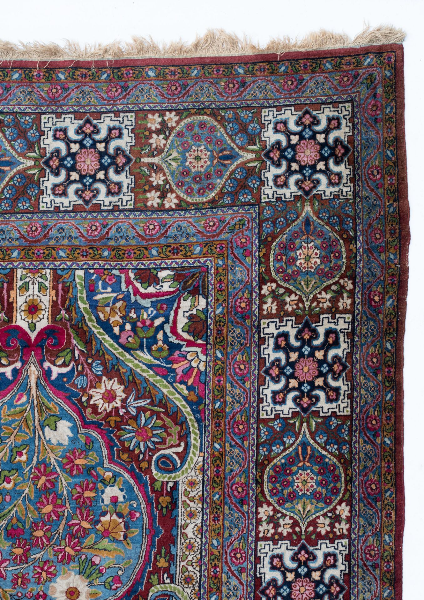 A woollen Herati rug, decorated with geometrical motifs, 271 x 380 cm - Bild 7 aus 8