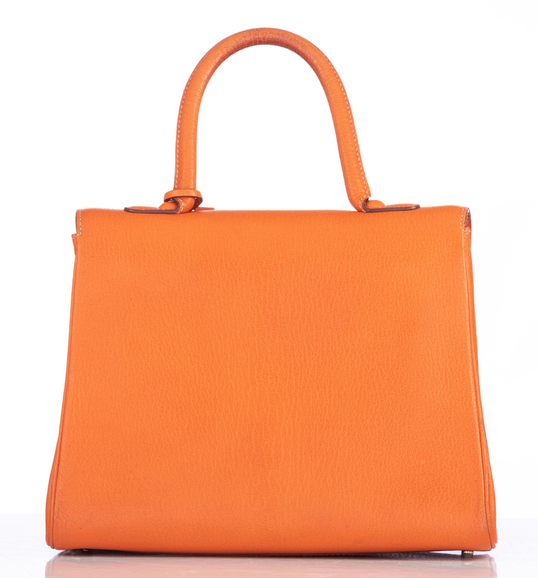 An orange leather Delvaux Brillant MM handbag, H 22 - W 29 cm - D 14,5 cm - Bild 5 aus 17