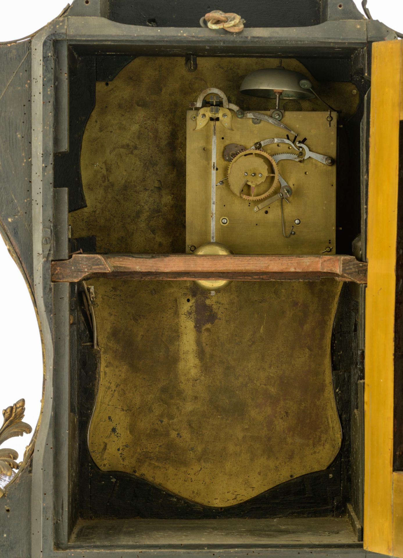 A large and very imposing Louis XV period cartel clock with tortoiseshell imitation, gilt bronze mou - Bild 5 aus 14