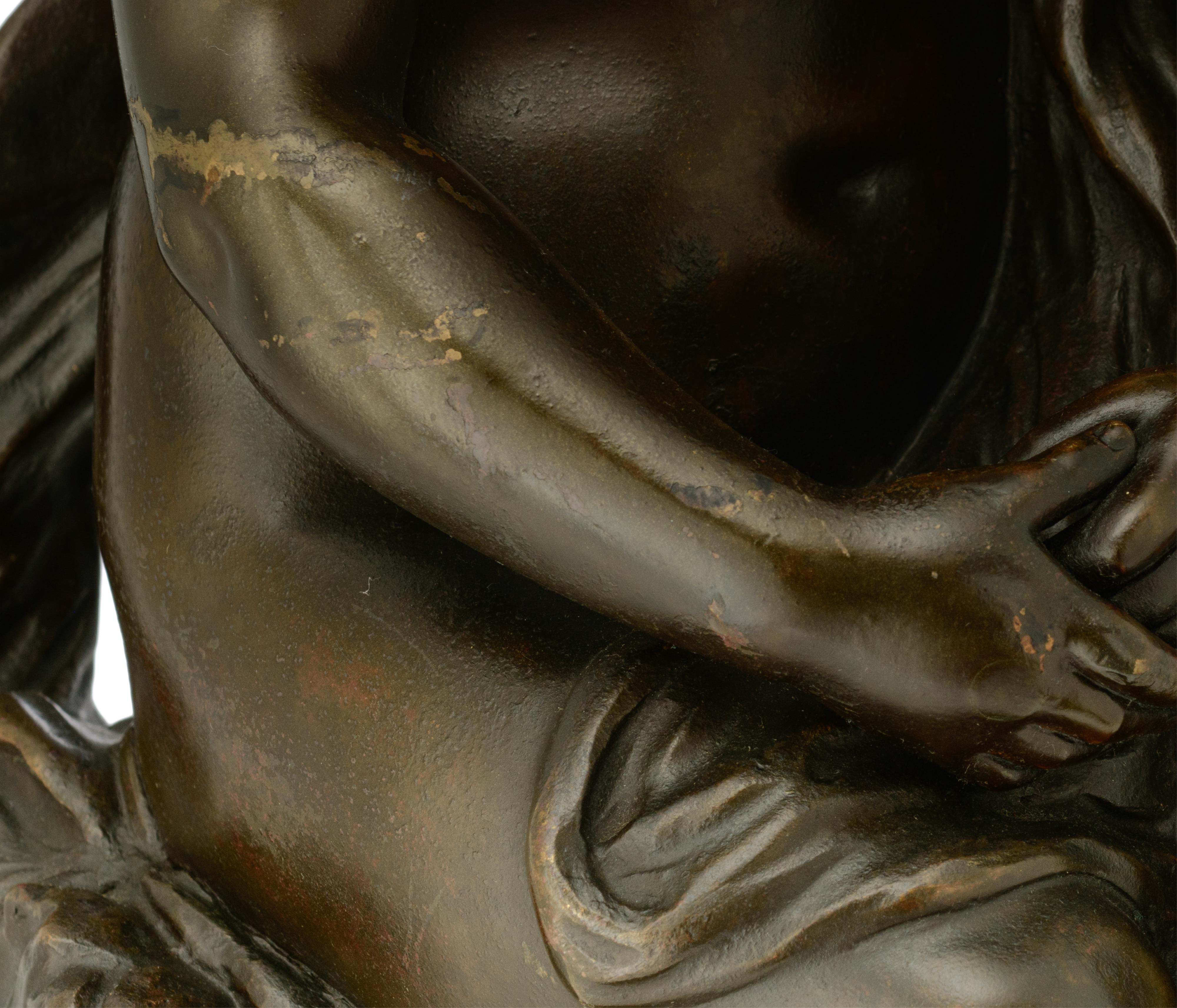 Moreau H., 'Un Secret', patinated bronze on a vert de mer marble base, H 67 - 70,5 (without and with - Image 8 of 9