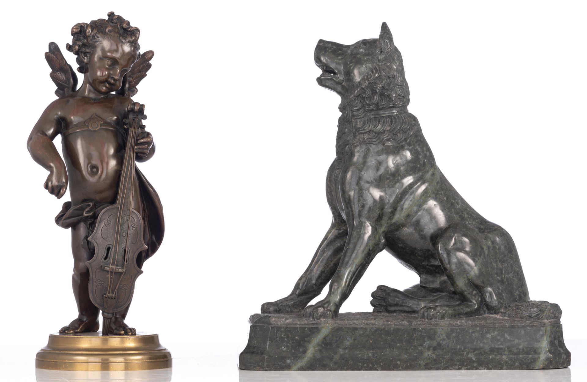 A green serpentine sculpture of a loyal dog, H 31,5 - W 29,5 cm. Added: a fine patinated bronze ange - Image 2 of 10