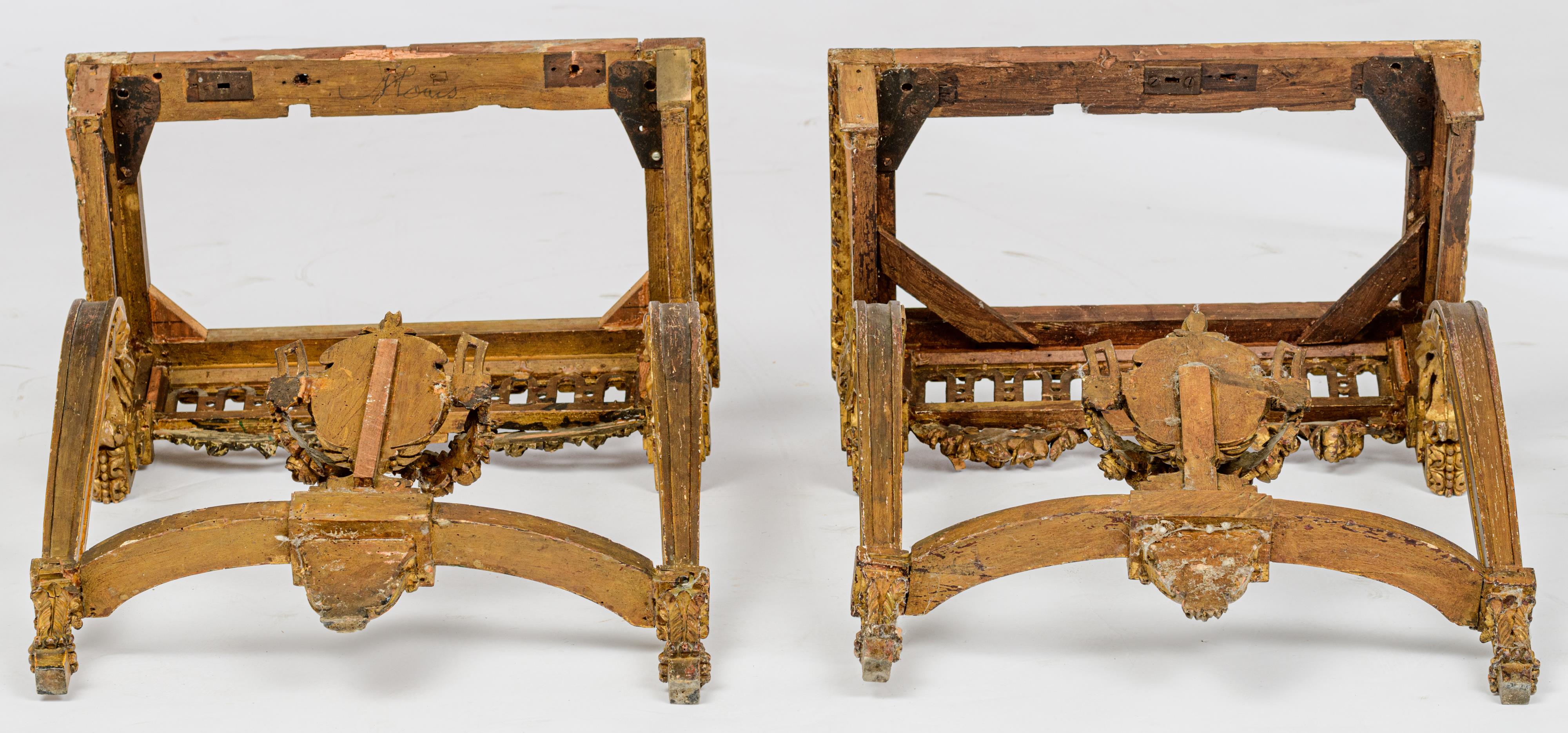 A fine pair of richly carved and gilt wooden Louis XVI period wall consoles, decorated with acanthus - Image 7 of 16