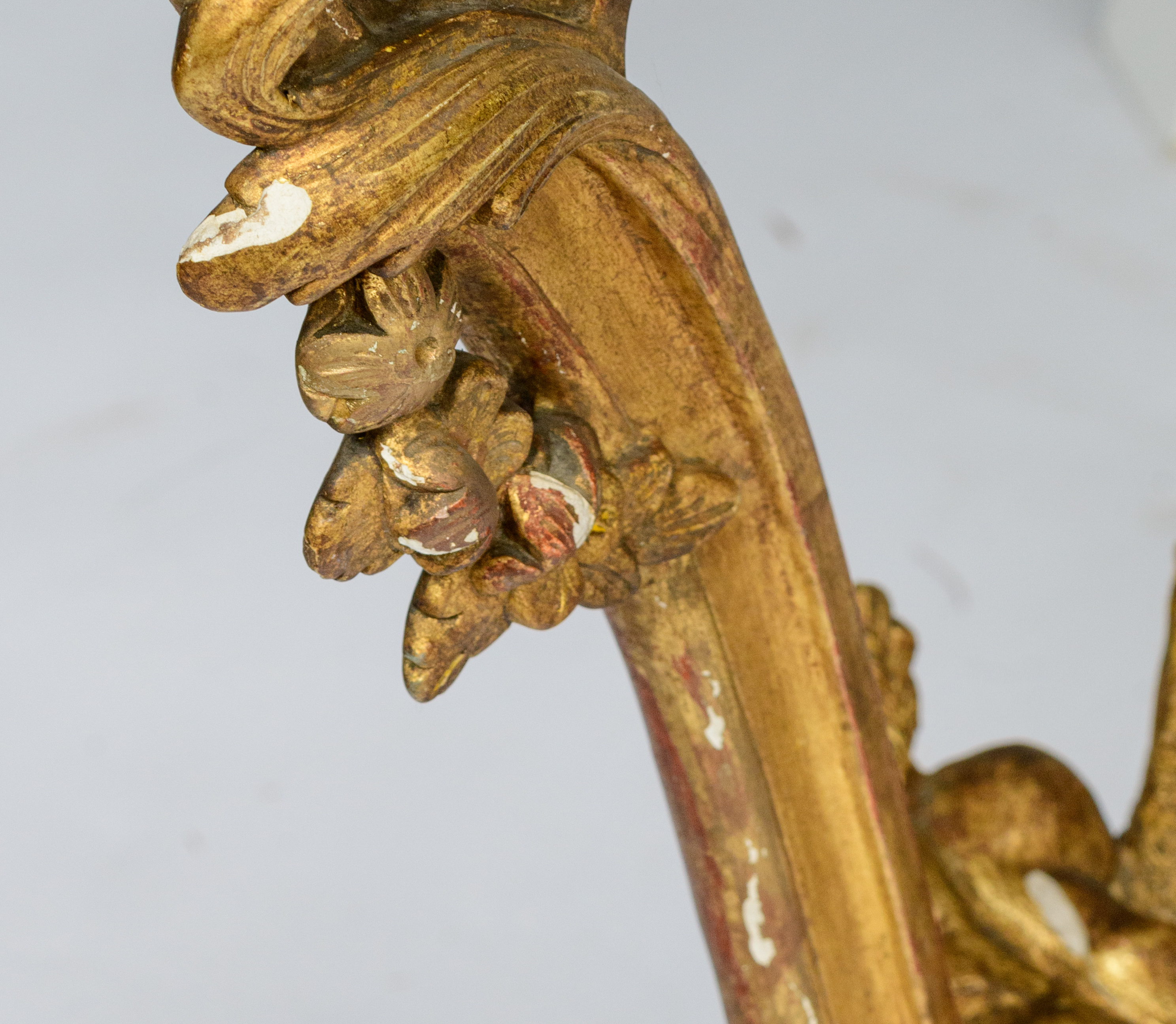 A gilt wooden Rococo console table, the bottom decorated with a carved scene of a dog chasing a duck - Image 8 of 9