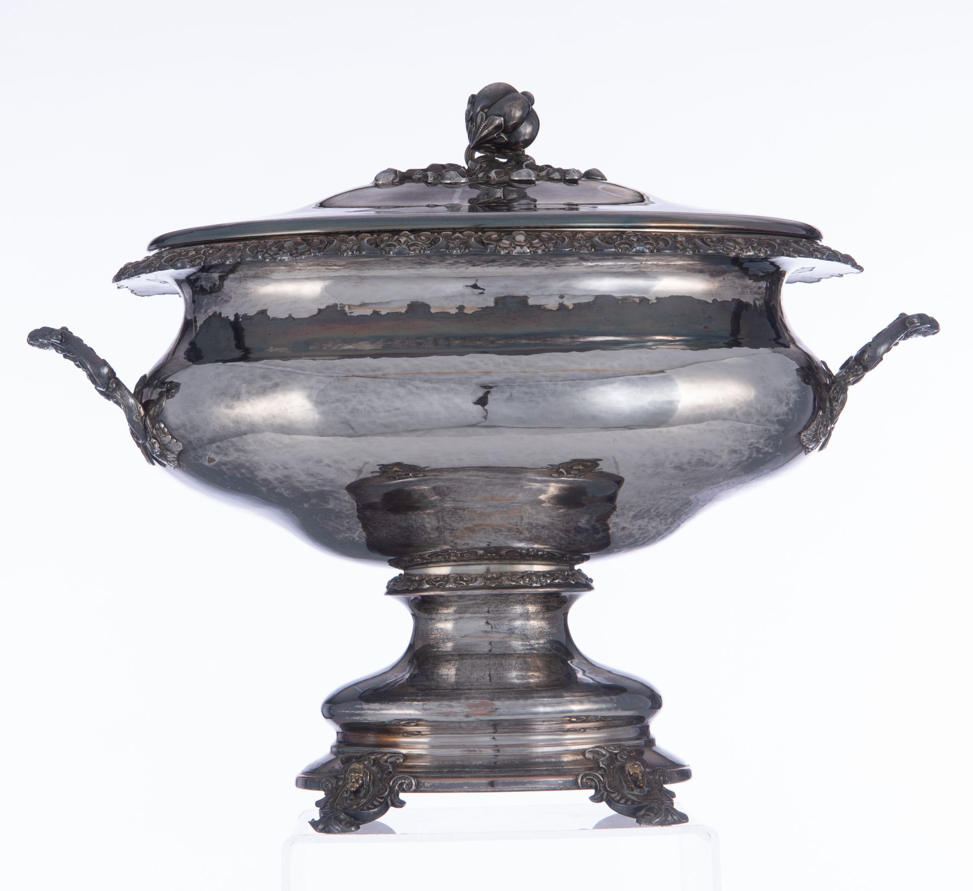 An imposing French early 20thC Rococo Revival silver-plated tureen and cover, with removable inner t - Image 2 of 18