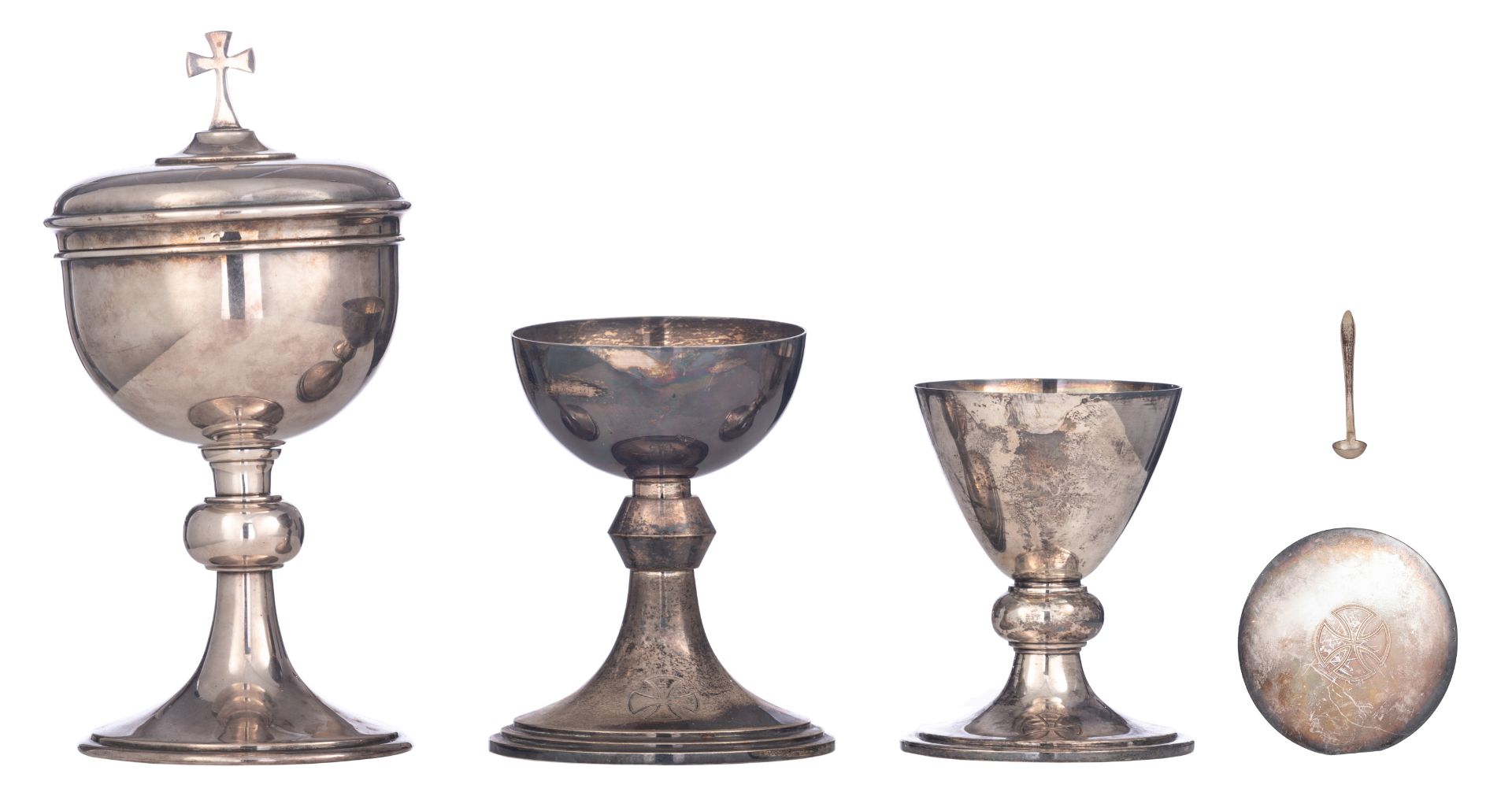 Two 20thC simple and minimalistic silver chalices: one ditto silver ciborium, 835/000, weight c. 555 - Image 14 of 26