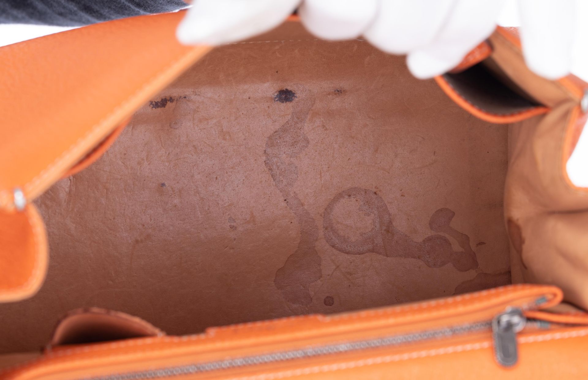An orange leather Delvaux Brillant MM handbag, H 22 - W 29 cm - D 14,5 cm - Image 15 of 17