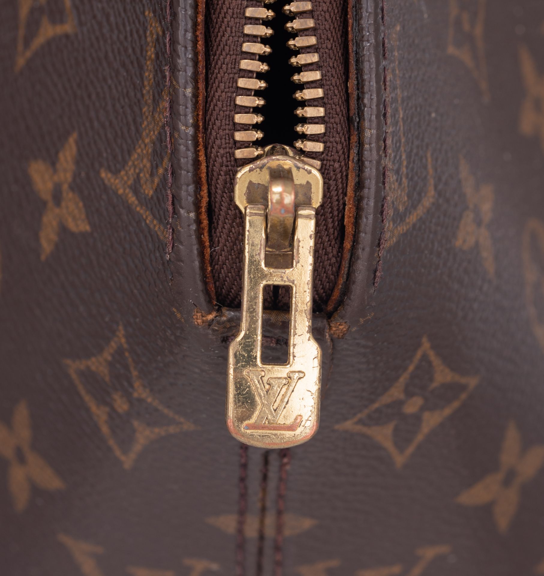 A collection of four Louis Vuitton Monogram handbags and two Delvaux handbagsÿ - Image 44 of 60