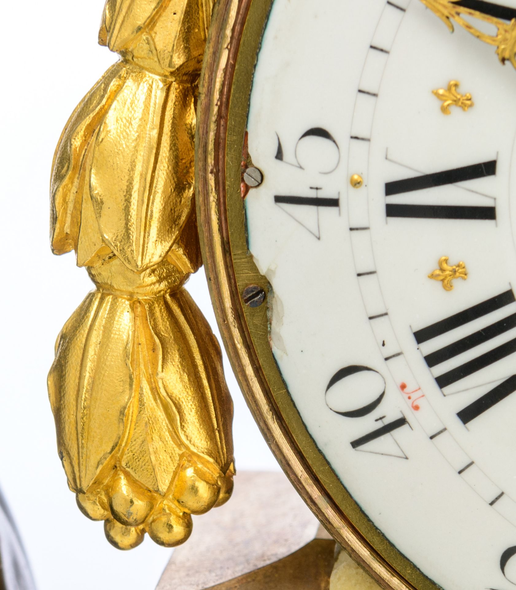 A fine Carrara marble, gilt and patinated bronze Empire mantle clock 'Aux Mar‚chaux', the white enam - Bild 11 aus 12