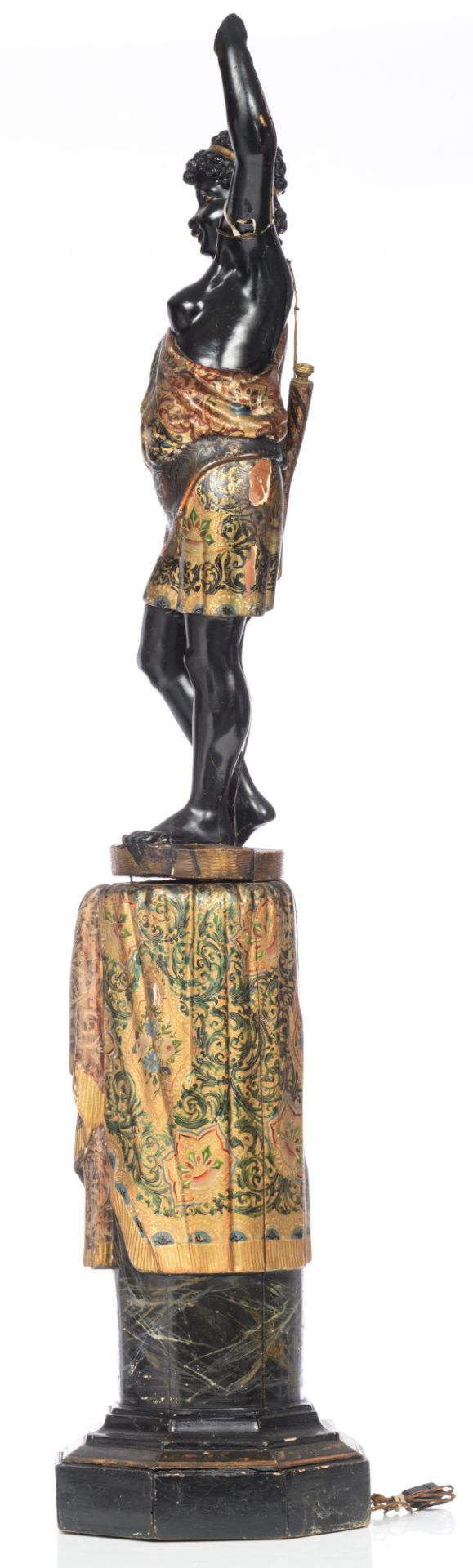A Venetian type polychrome painted and gilt wooden blackamoor torchŠre figure, dressed in an elabora - Bild 2 aus 12