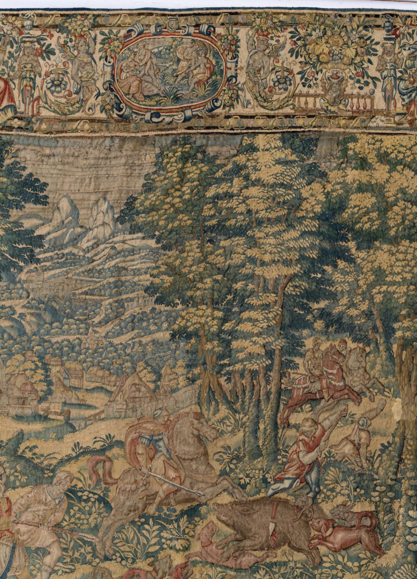 A Flemish wall tapestry, depicting wild boar hunting scenes, the border richly decorated with variou - Bild 10 aus 26