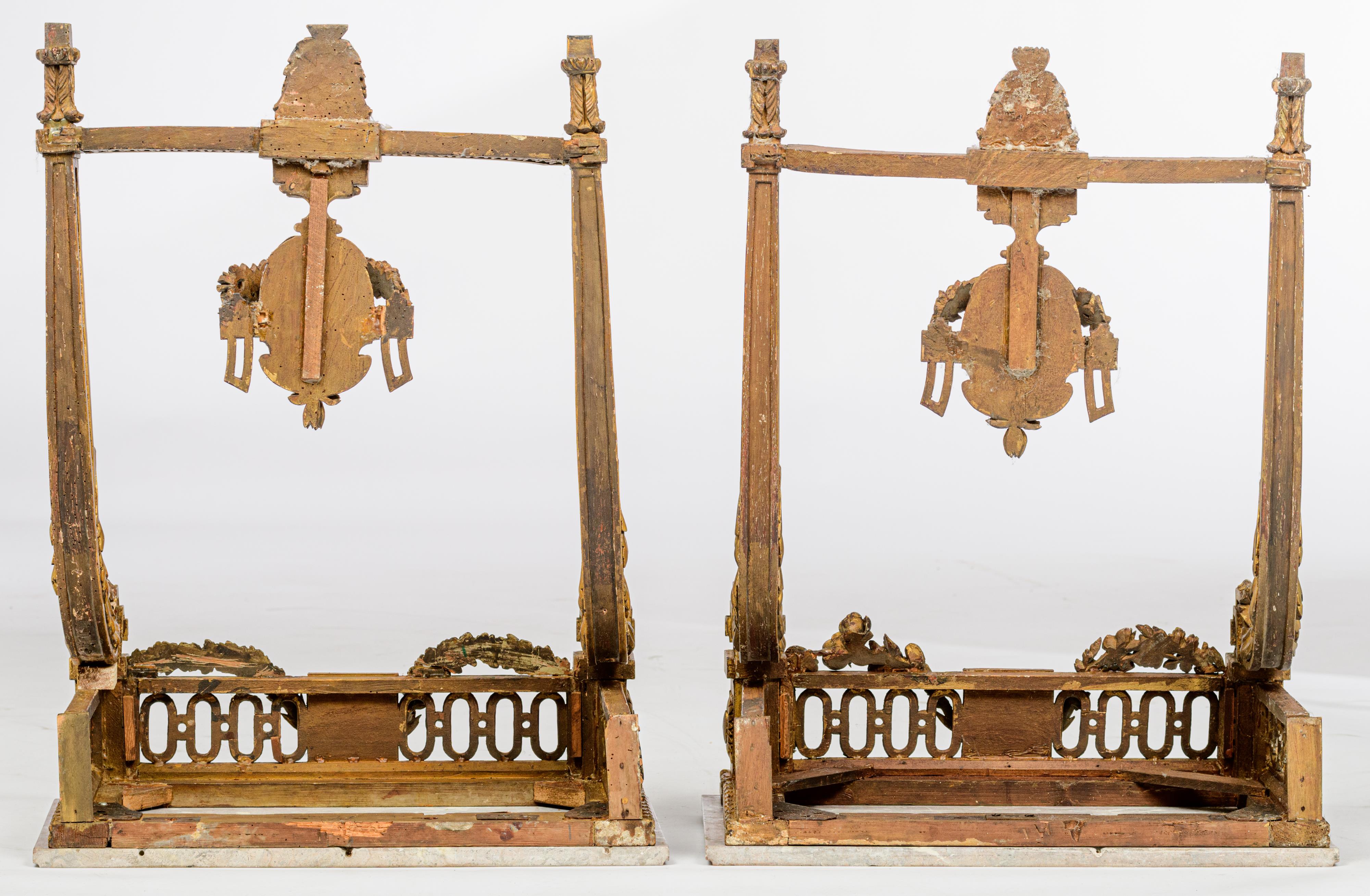 A fine pair of richly carved and gilt wooden Louis XVI period wall consoles, decorated with acanthus - Image 4 of 16