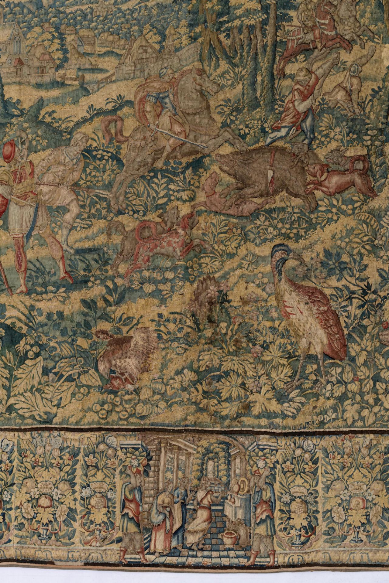 A Flemish wall tapestry, depicting wild boar hunting scenes, the border richly decorated with variou - Bild 11 aus 26