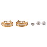 A pair of 18ct yellow gold ear clips, each one set with seven brilliant-cut diamonds, weight 9,3 g,
