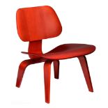 A red stained LCW chair, design by Eames for Herman Miller, H 66,5 - W 55,5 cm