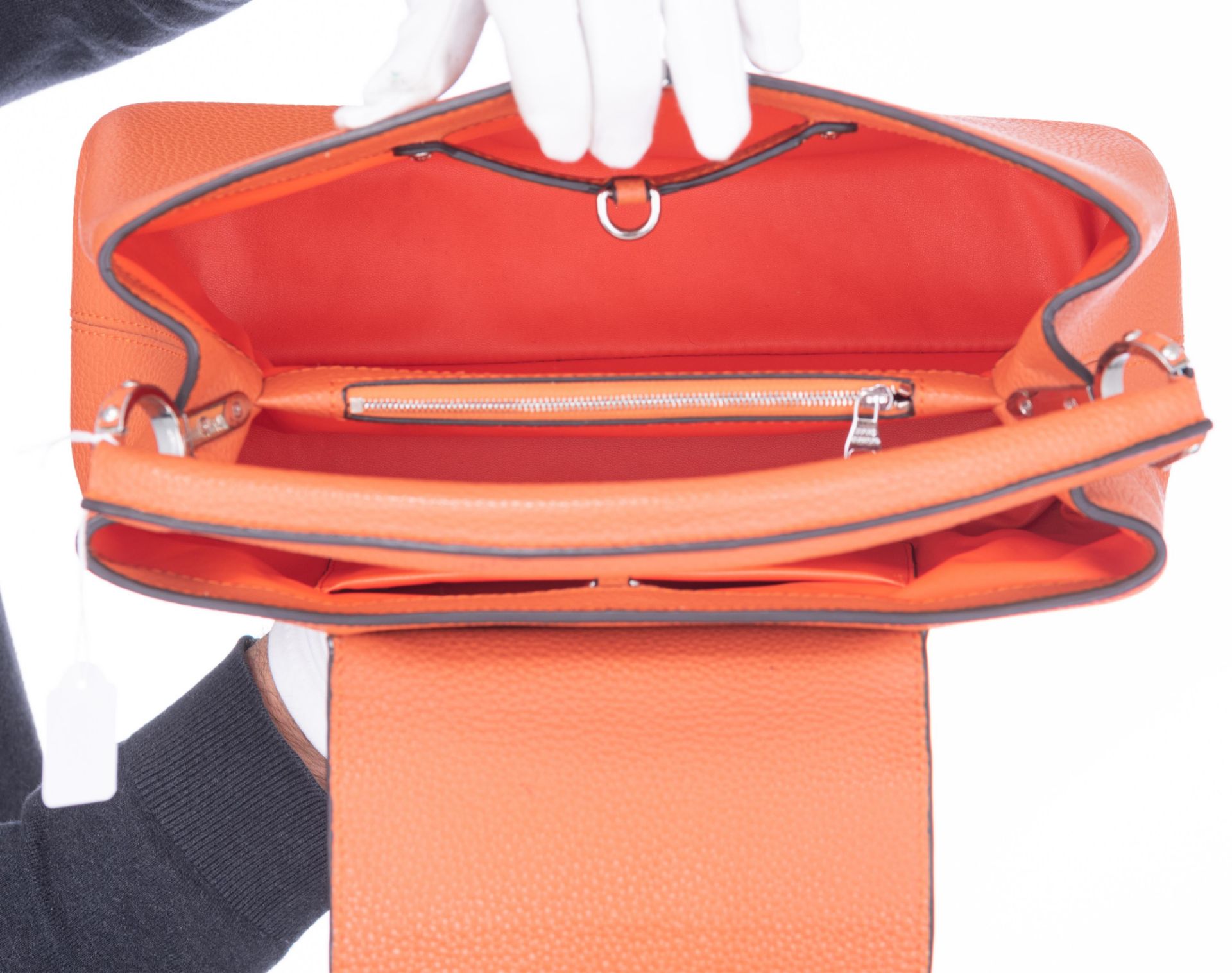 An orange taurillon leather Louis Vuitton handbag, H 23 - W 36 - D 13,5 cm - Bild 9 aus 13