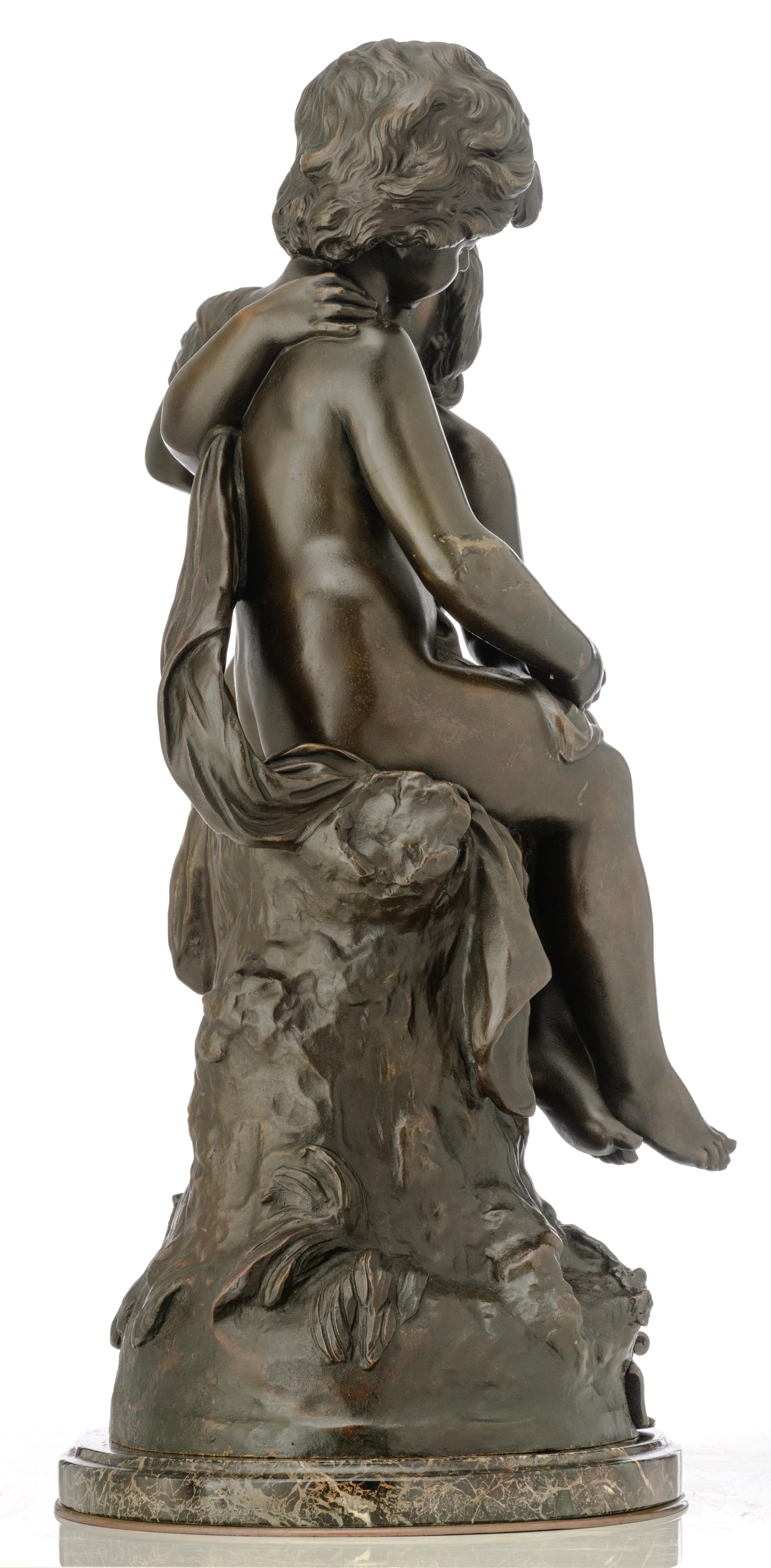 Moreau H., 'Un Secret', patinated bronze on a vert de mer marble base, H 67 - 70,5 (without and with - Image 4 of 9