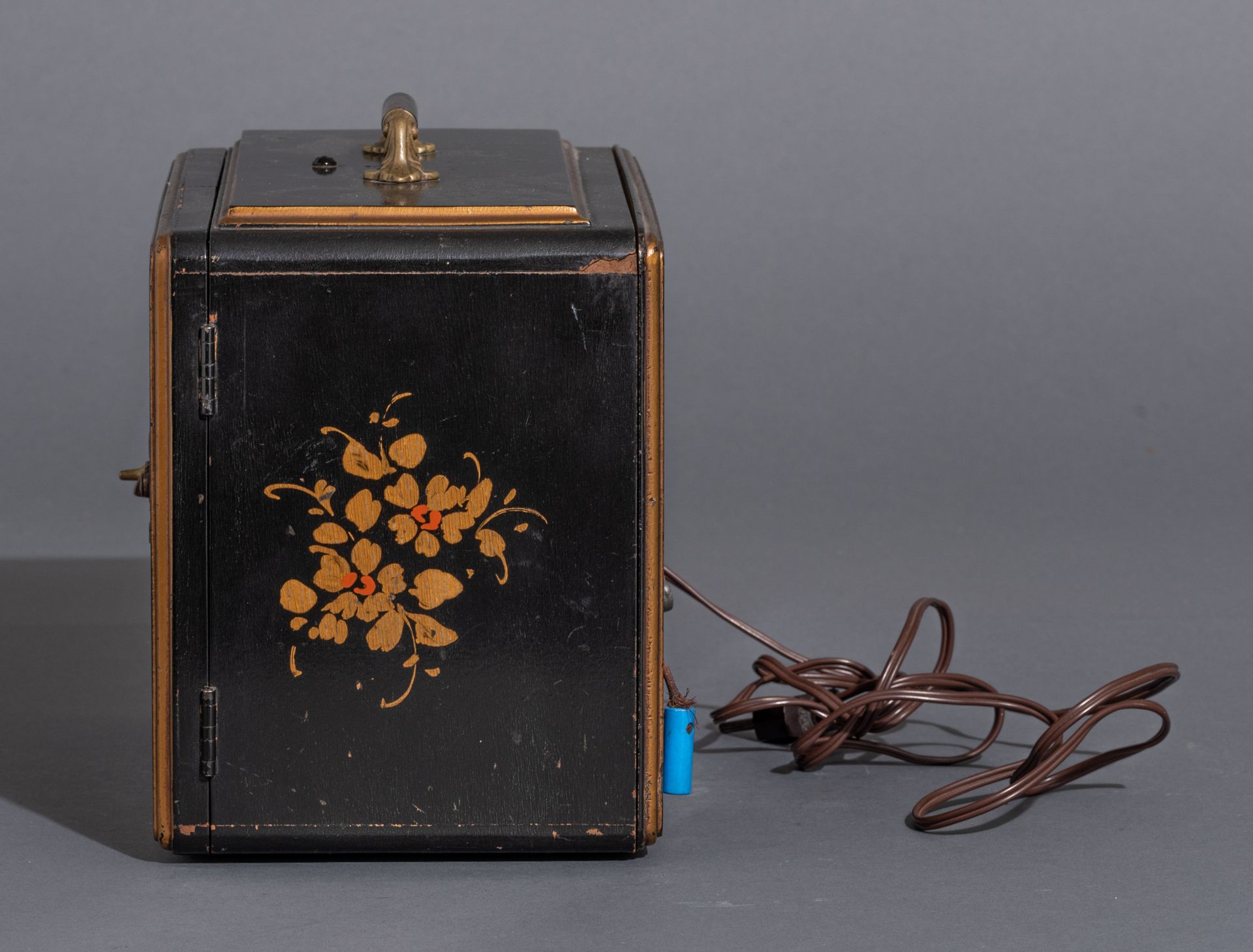 A rare 321AW Chinese chest 'Oriental Garden' Emerson Radio & Phonograph Cø - New York - N.Y. - USA r - Image 4 of 11