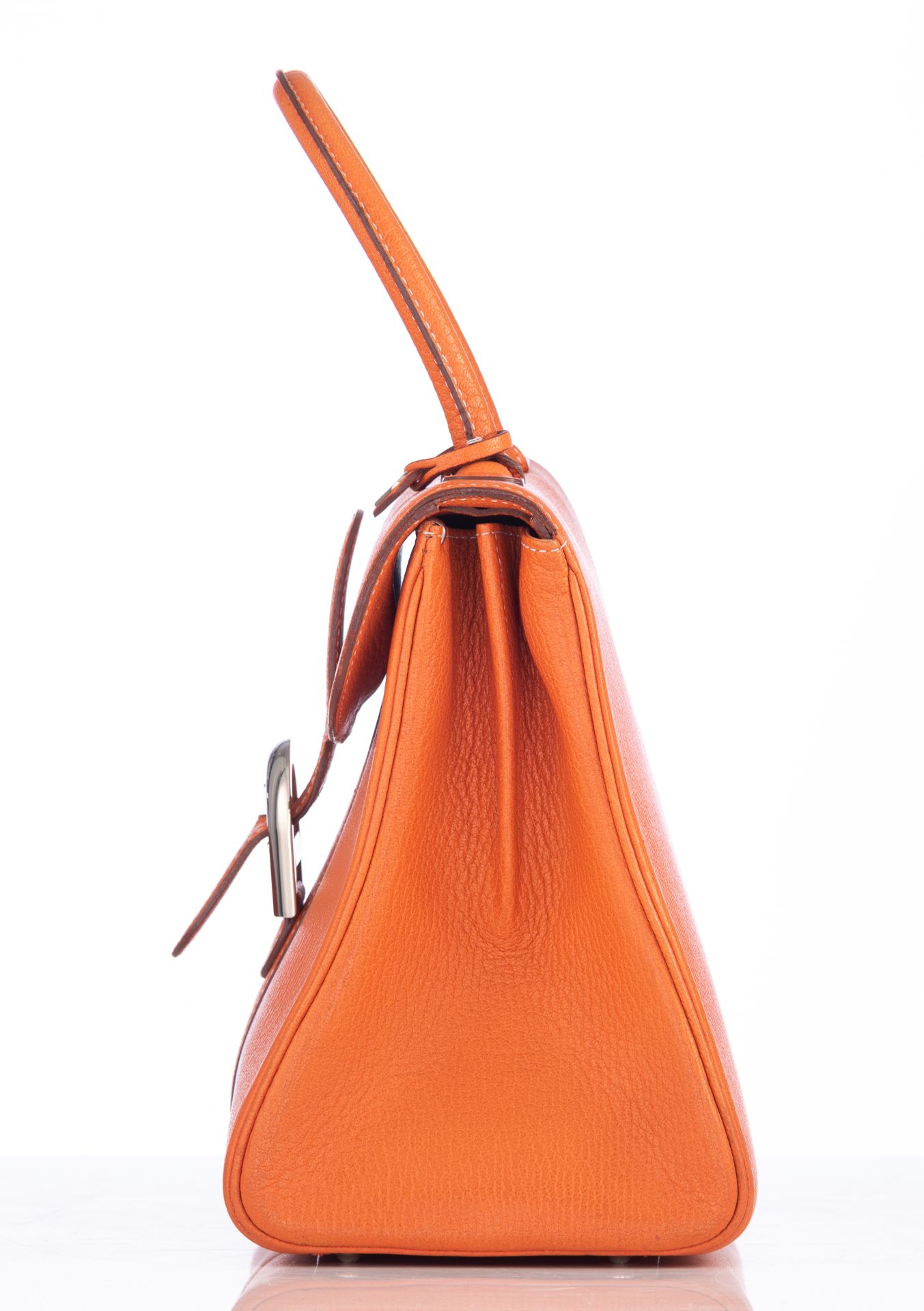 An orange leather Delvaux Brillant MM handbag, H 22 - W 29 cm - D 14,5 cm - Bild 4 aus 17