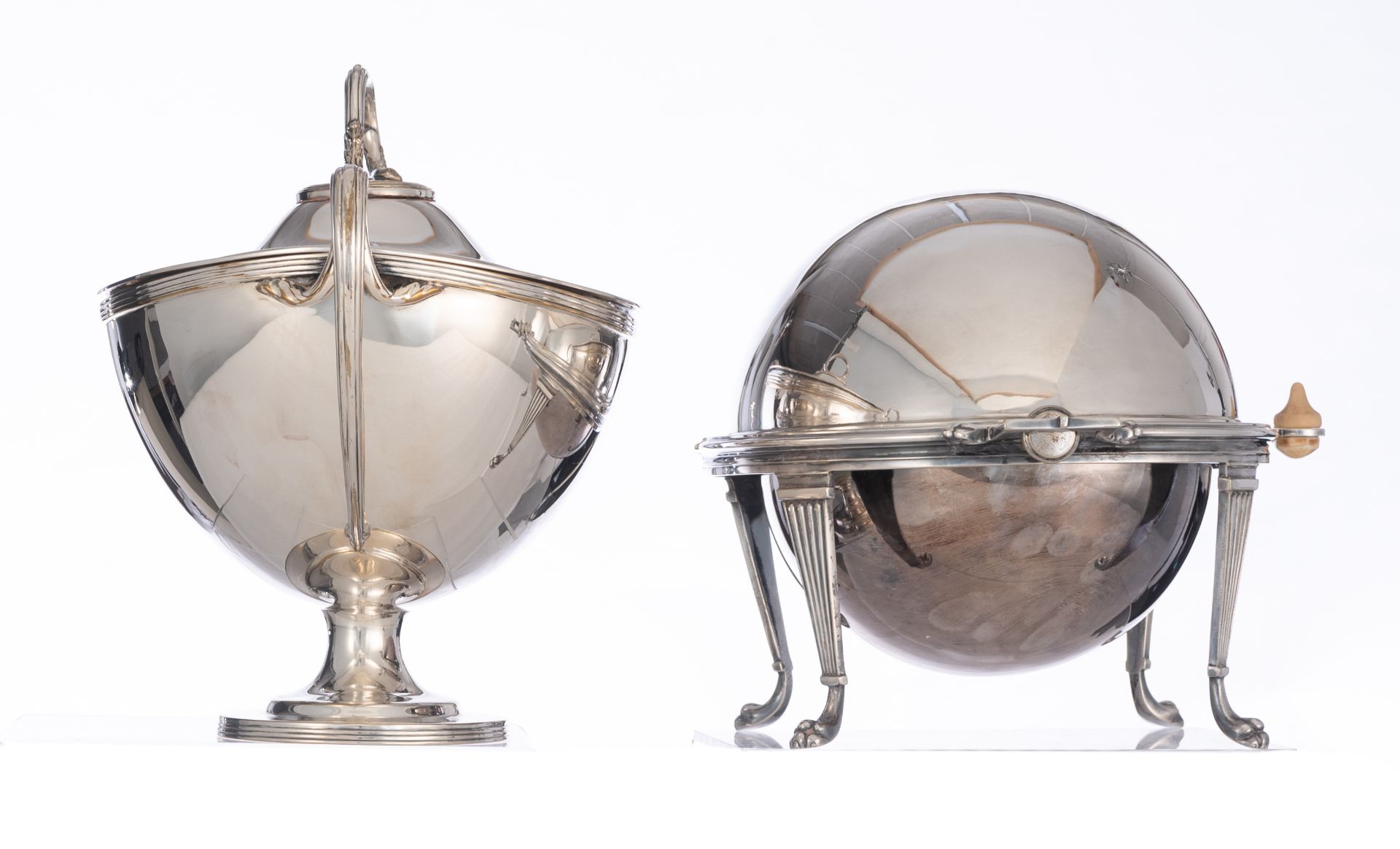 A Neoclassical Sheffield silver-plated tureen, maker's mark William Hutton & Son, 19th / 20thC, W 36 - Image 5 of 56