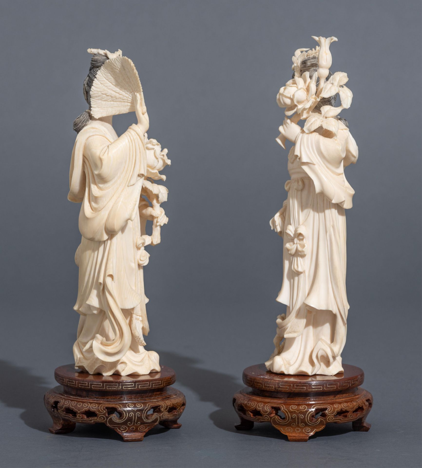 Two ivory Chinese beauties on wooden bases, first half 20thC, H 24 - 25 cm, - Image 3 of 6