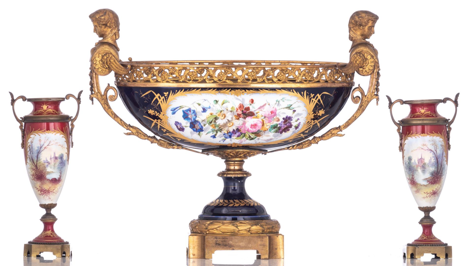 A large bleu royale ground SŠvres coupe with fine gilt bronze mounts and sphinx-shaped handles, the - Bild 3 aus 17