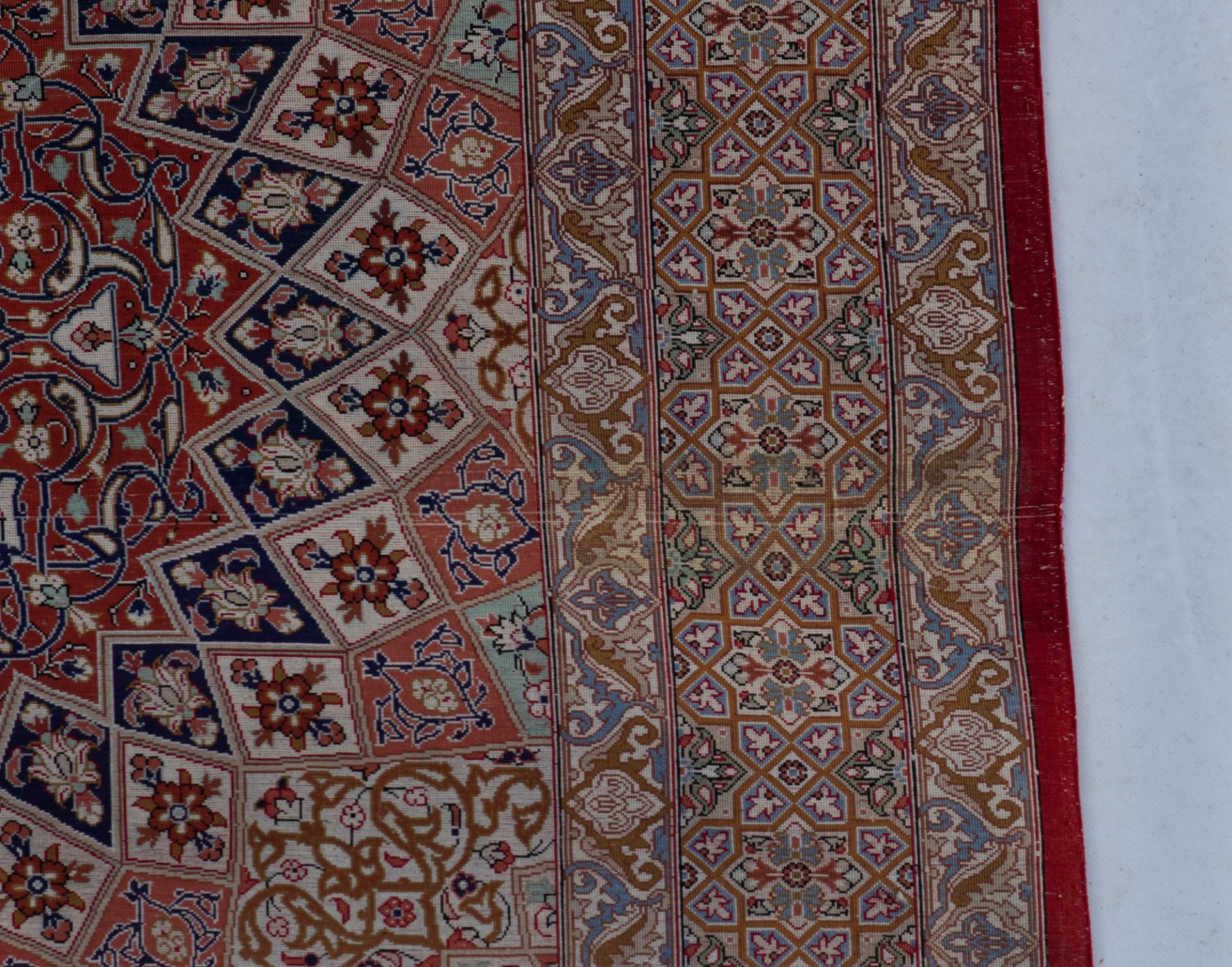 An Oriental rug, decorated with geometrical motifs, signed by the artist, 101,5 x 150,5 cm - Bild 7 aus 7