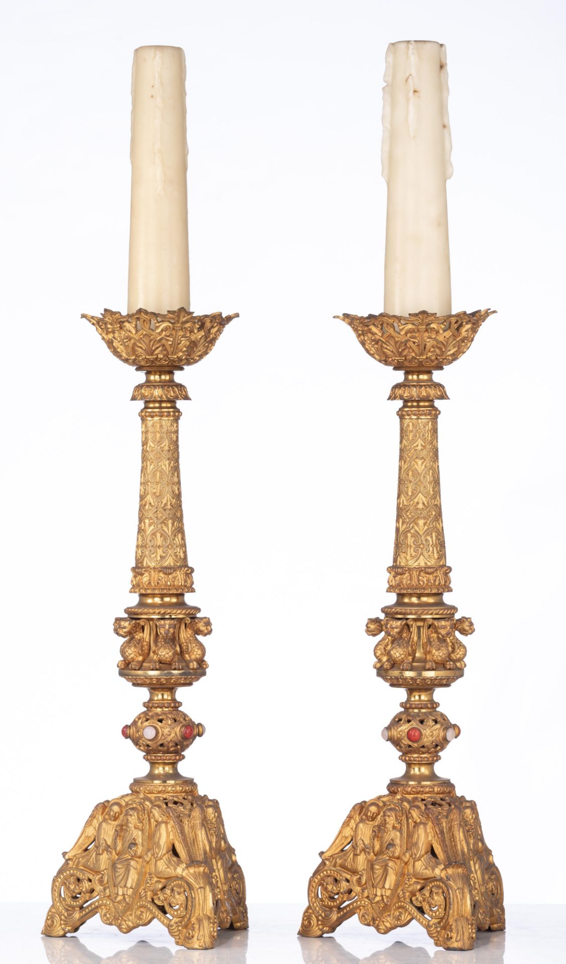 A pair of gilt bronze Romanesque inspired horror vacui candleholders, decorated with semi-precious s - Bild 4 aus 5